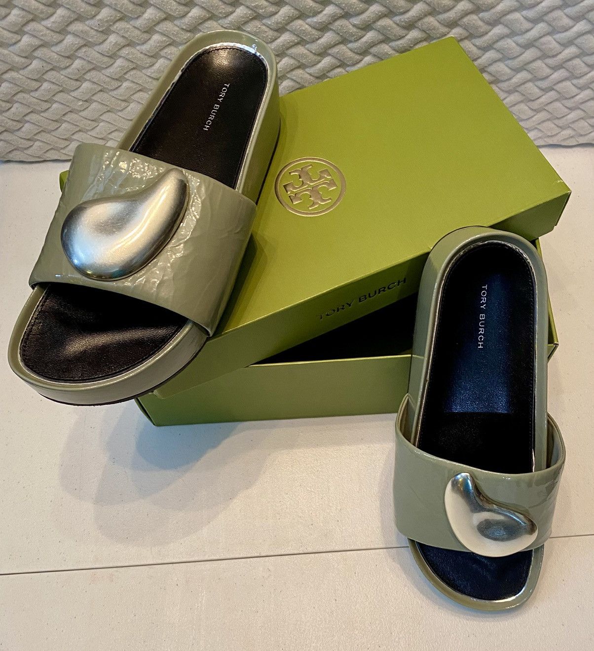 Tory Burch Tory Burch Patos Slide Crinkle Leather Metal Plate 10.5 NIB Size US 10.5 / IT 40.5 - 9 Thumbnail