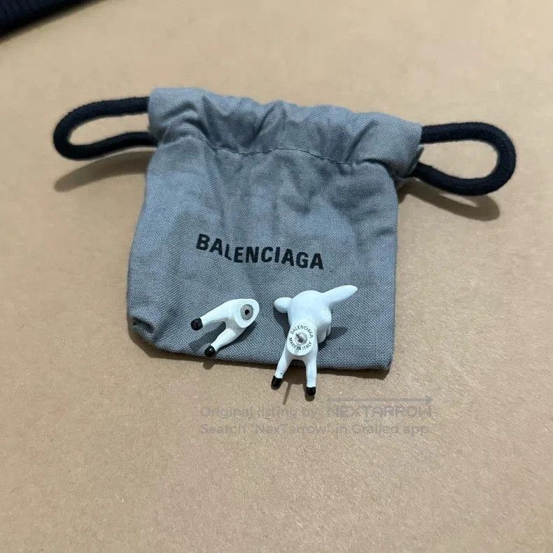 Balenciaga Balenciaga White Happy Lamb Single Earring. Size ONE SIZE - 2 Thumbnail