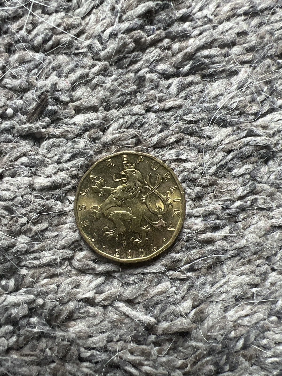 Vintage 2004 Ceska Republika Coin Size ONE SIZE - 2 Thumbnail