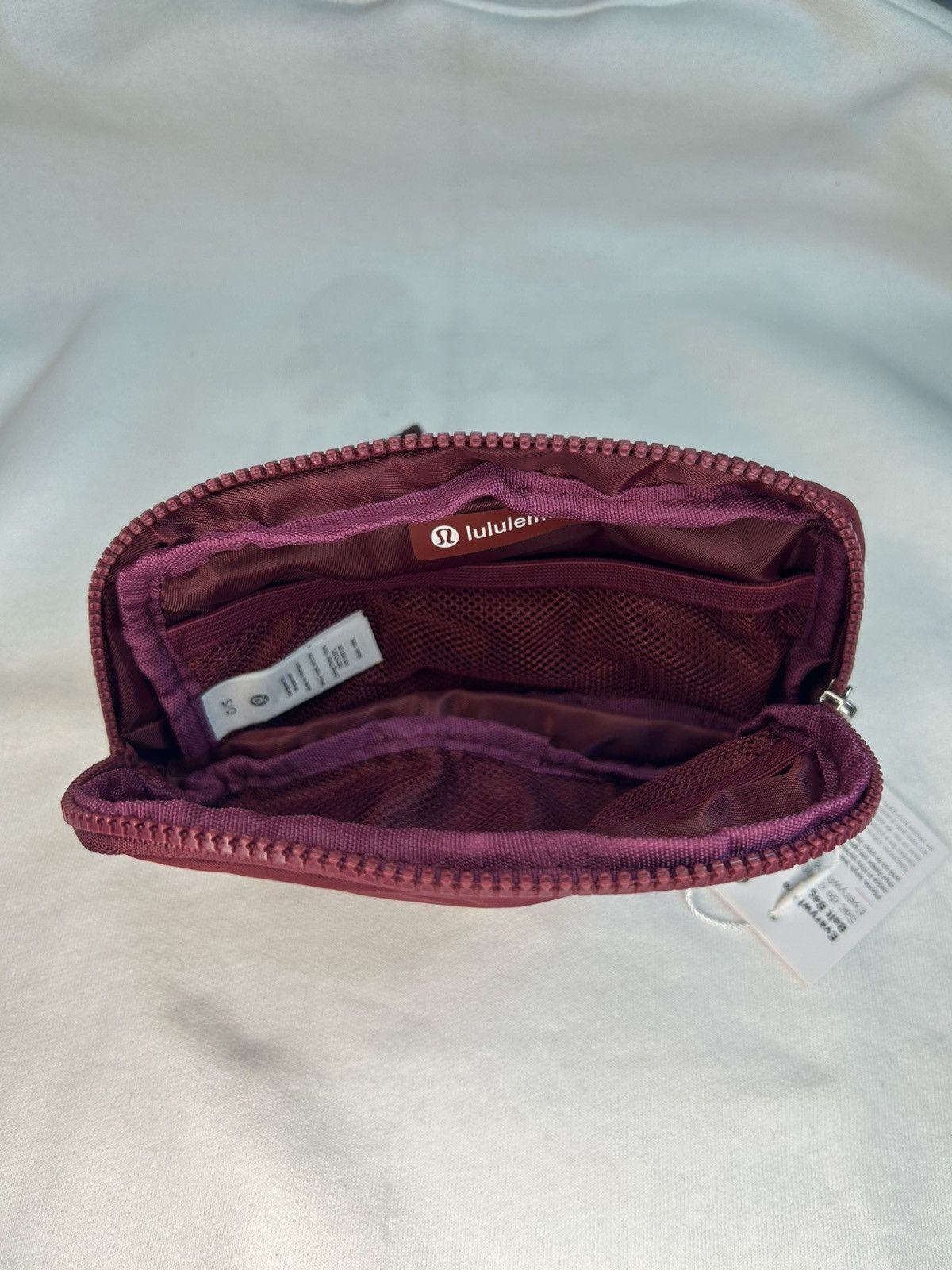 Lululemon New Lululemon Everywhere Belt Bag Color:RedBurgundy/Size IL Size ONE SIZE - 2 Thumbnail