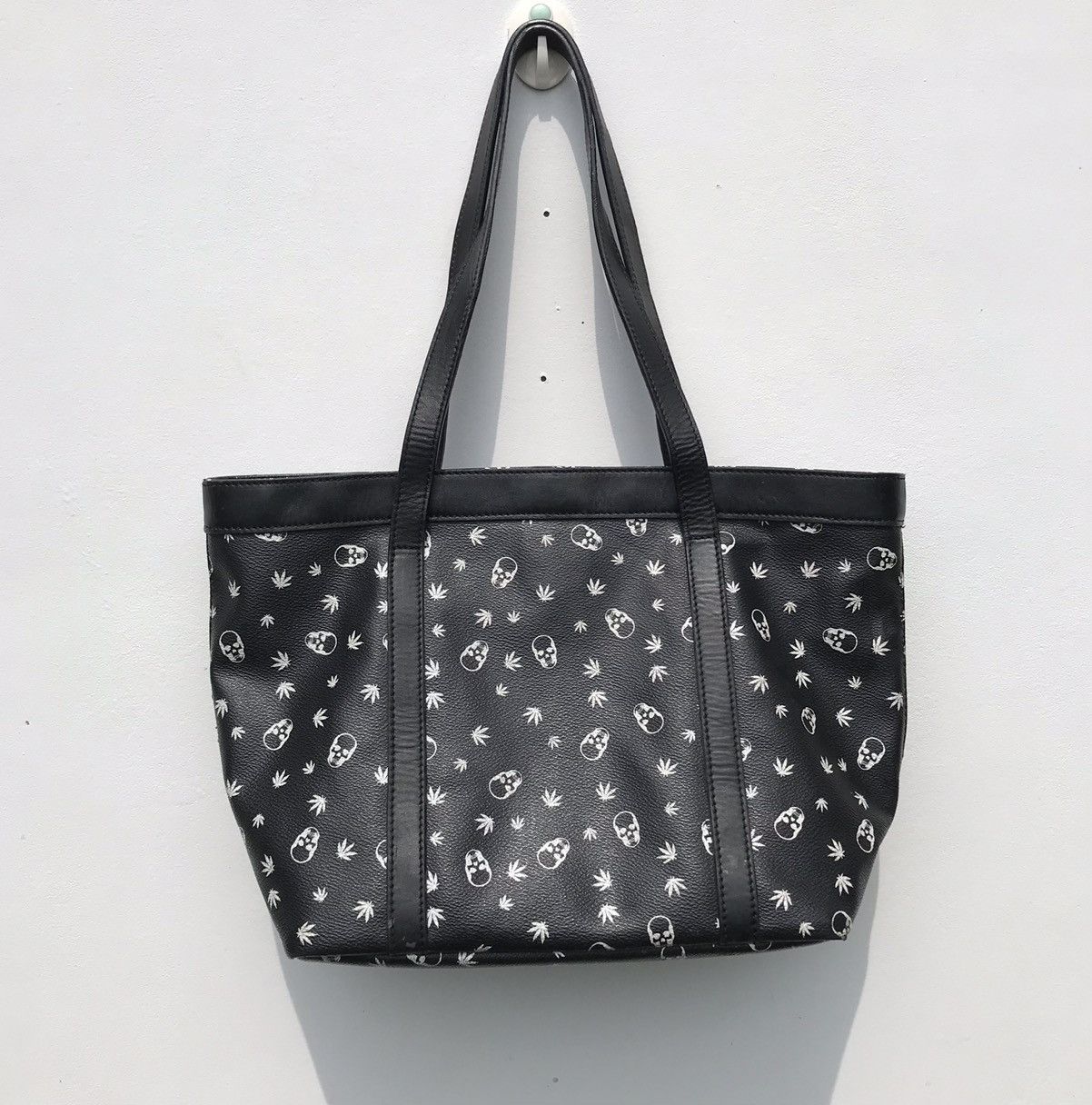 Lucien Pellat-Finet 🔥Hot Item🔥Lucien Pellat-Finet Skull Hemp Handsbag Size ONE SIZE - 1 Thumbnail