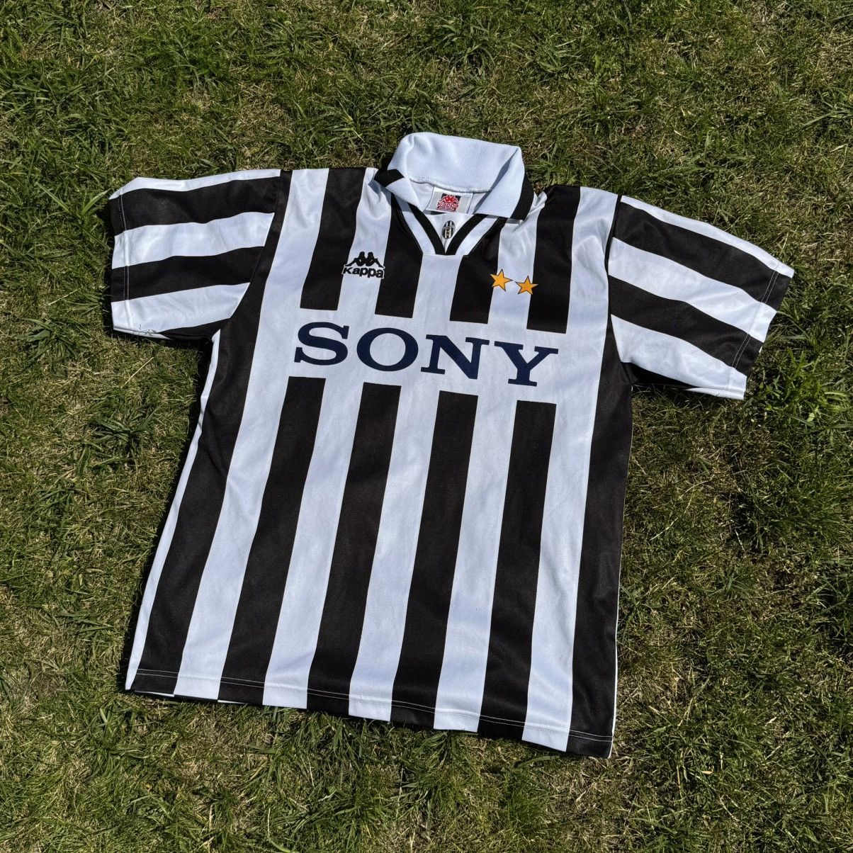 Kappa Kappa 1995/1996 Juventus home tshirt Size US L / EU 52-54 / 3 - 3 Thumbnail