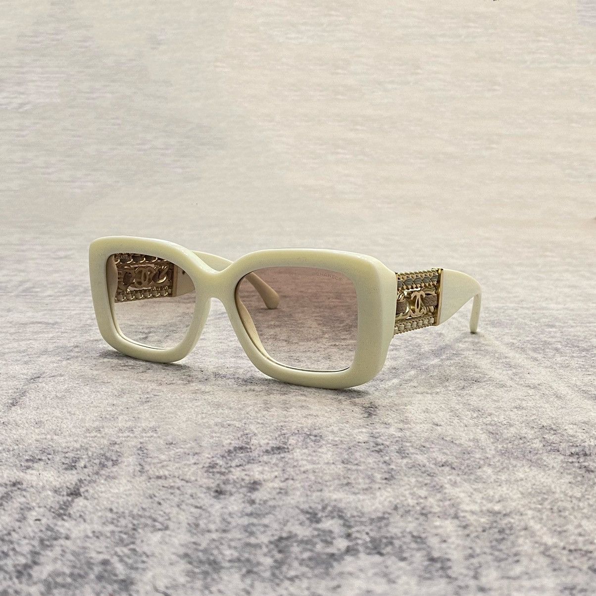 Chanel CHANEL 0CH5535Q 125513 WHITE BROWN Size ONE SIZE - 1 Thumbnail