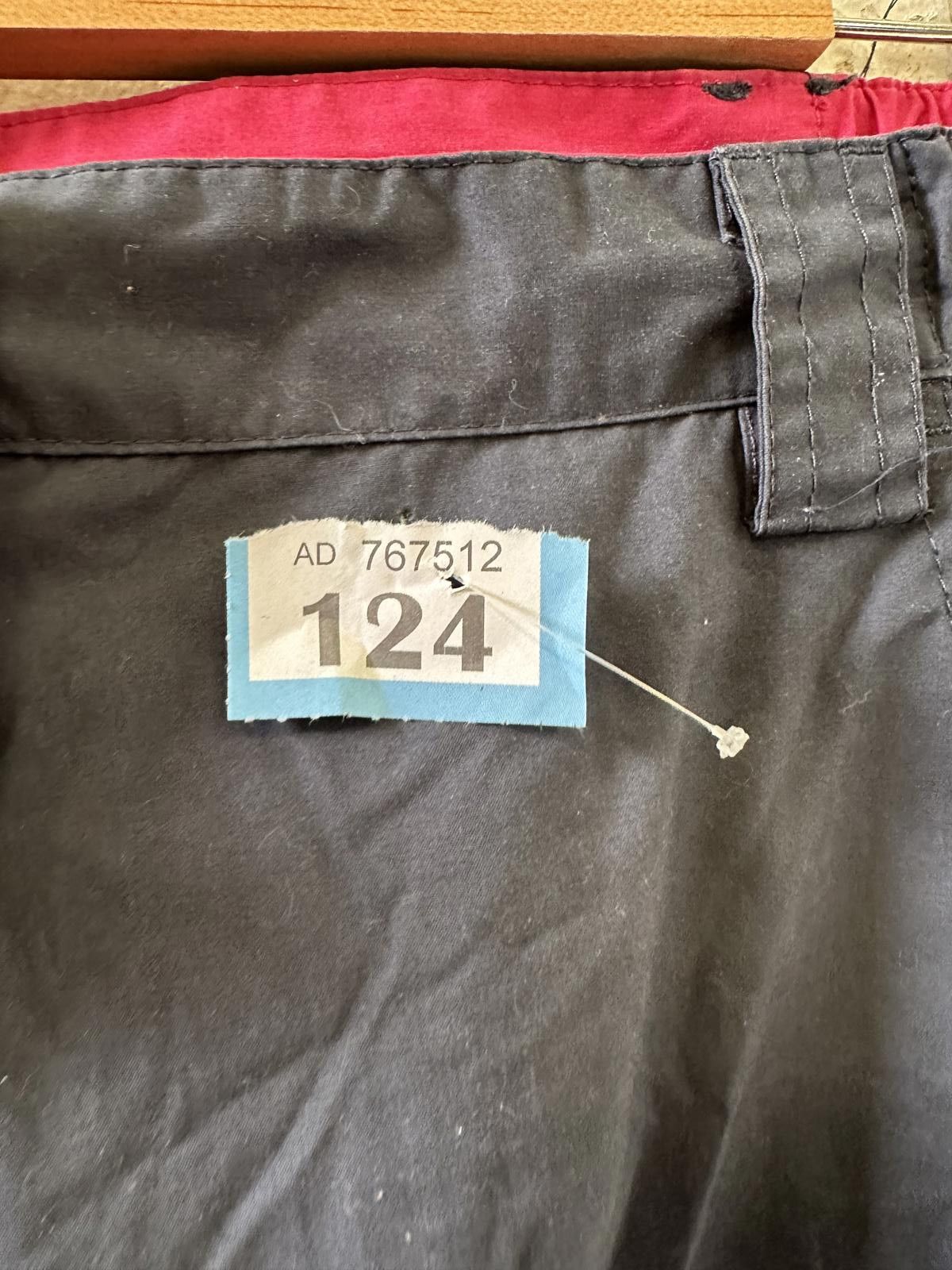 Designer Mountain Warehouse Men's Black Cargo Convertible Pants Size US 32 / EU 48 - 2 Thumbnail