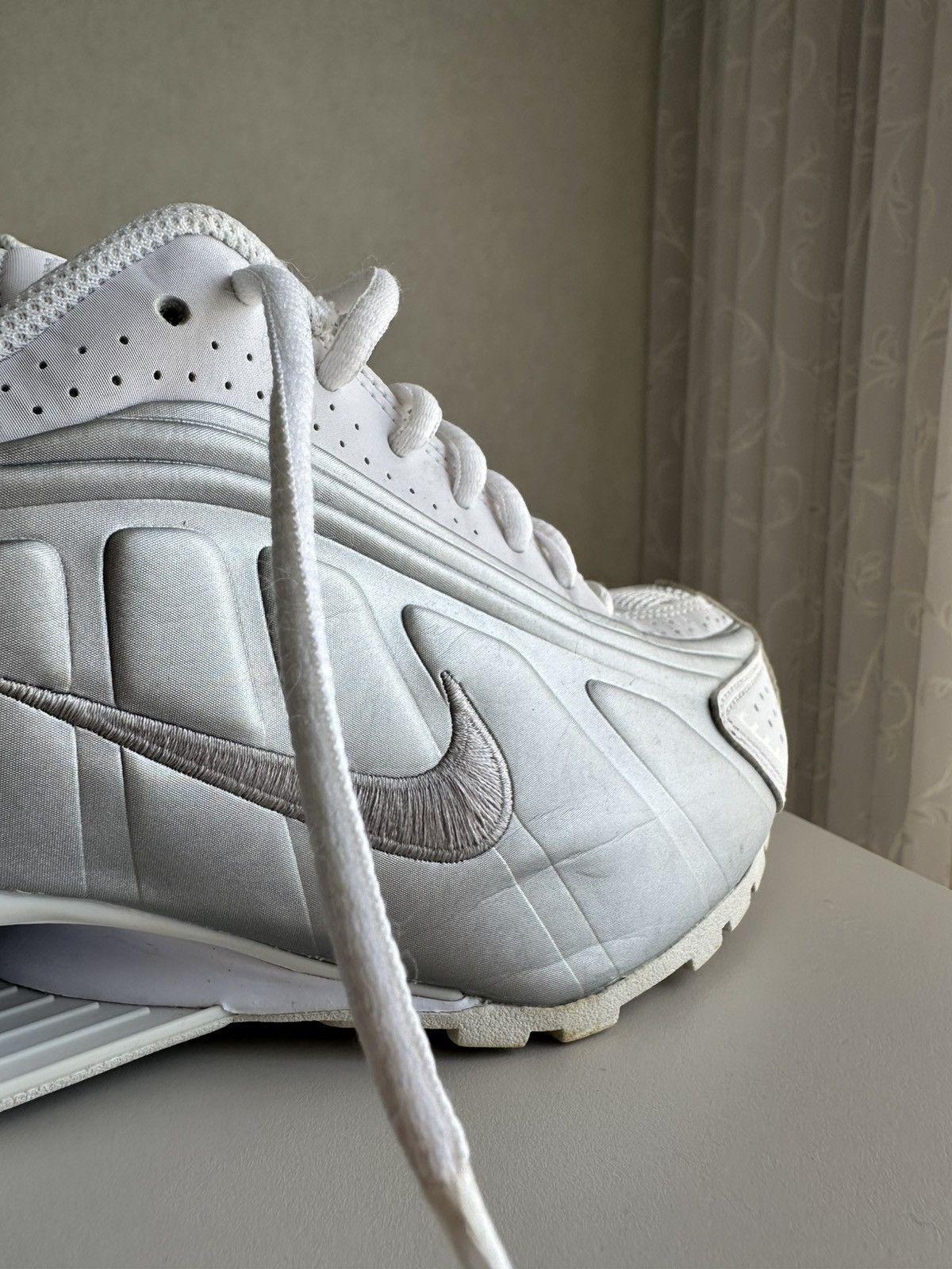 Japanese Brand Nike shox R4 metallic white Size US 5.5 / EU 38 - 8 Thumbnail