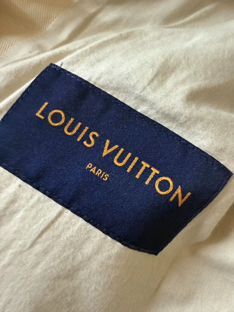 Louis Vuitton Louis VuittonEmbossed logo denim jacket 2502-Nextarrow Size US M / EU 48-50 / 2 - 5 Thumbnail