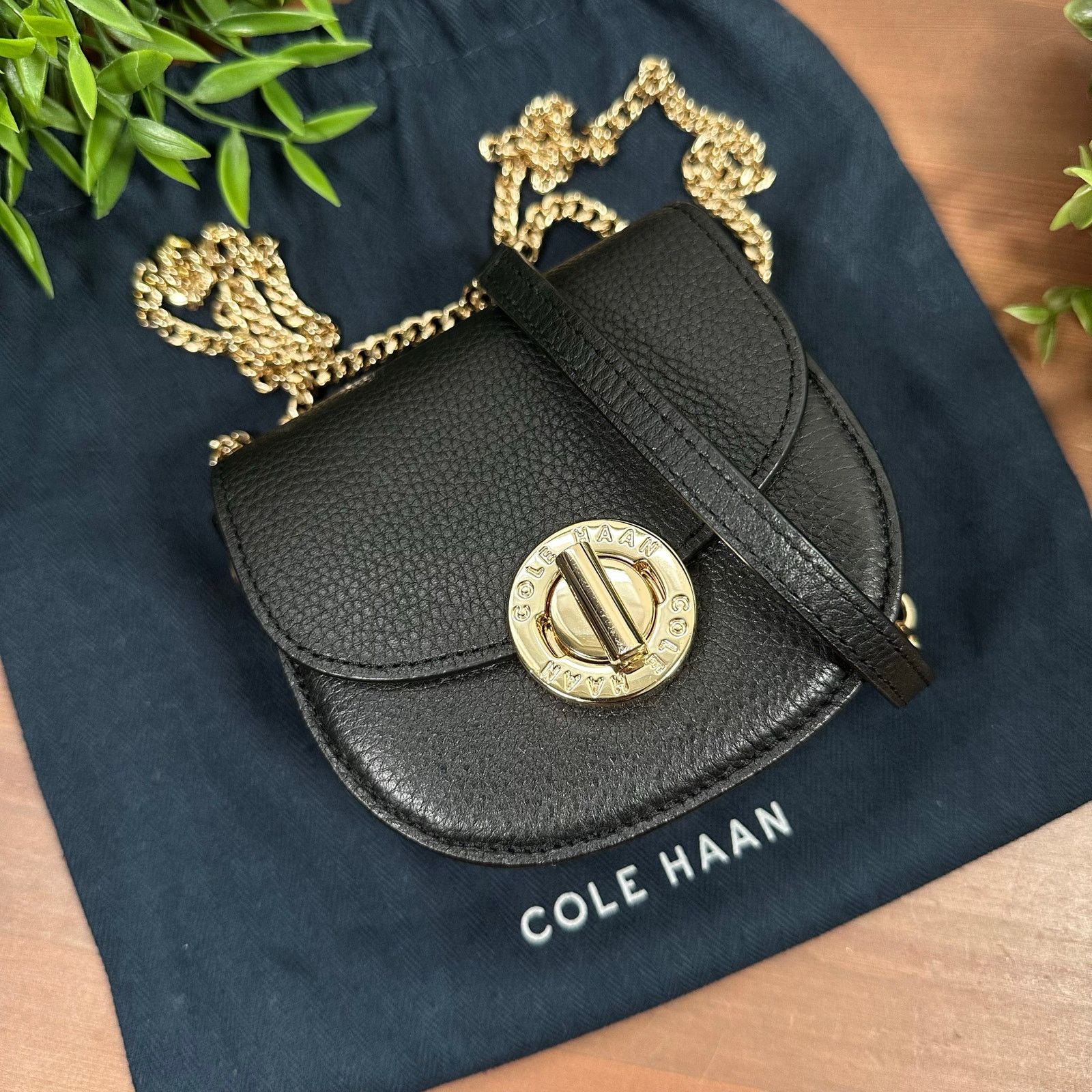 Cole Haan Cole Haan Mini Turnlock Black Pebbled Leather Crossbody Bag Size ONE SIZE - 1 Thumbnail