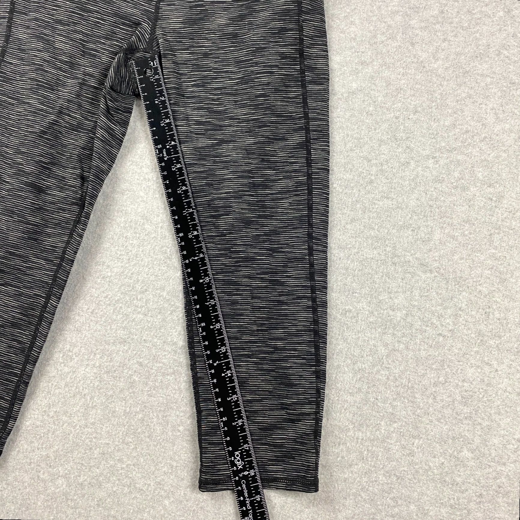Athleta Athleta Leggings Womens Small S Black Pull On Striped Capri Mid-Rise Stretch Size 26" / US 2 / IT 38 - 7 Thumbnail