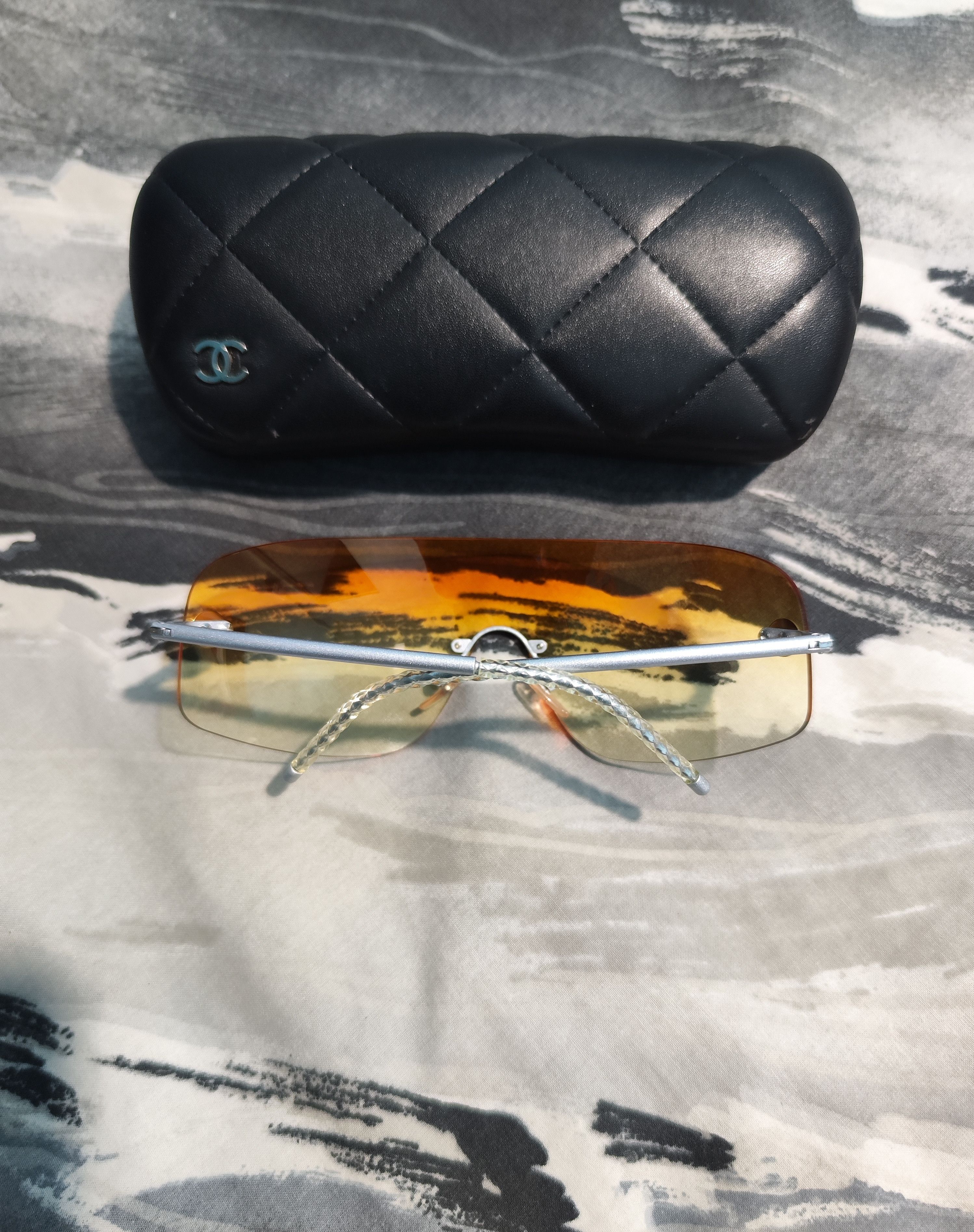 Chanel Chanel - Y2K Shield Rimless Sunglasses Gradient Orange 4036 Size ONE SIZE - 9 Thumbnail