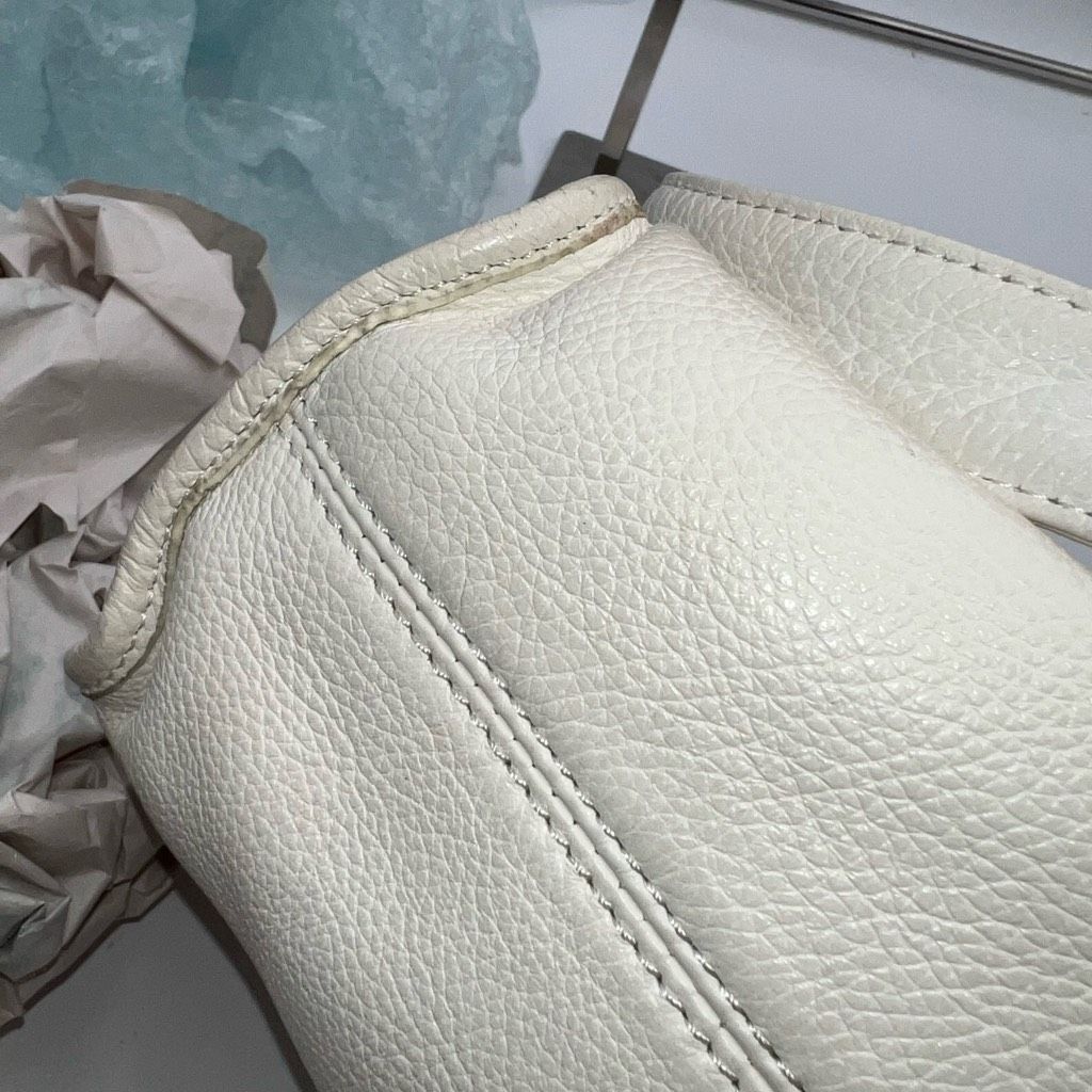 Vera Pelle Vera Pelle Vintage White Leather Shoulder **See description and pics Size ONE SIZE - 12 Thumbnail