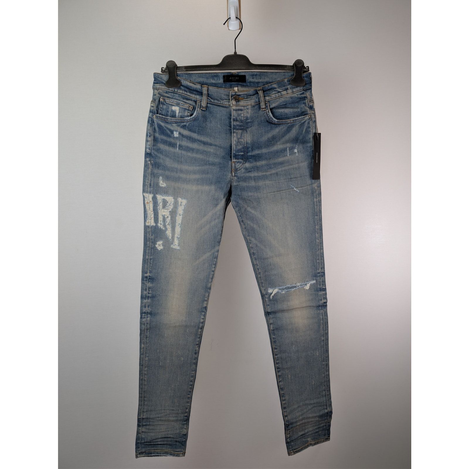 Amiri o1rshd1 Distressed Amiri Logo Jean Denim Jeans Size US 34 / EU 50 - 1 Thumbnail