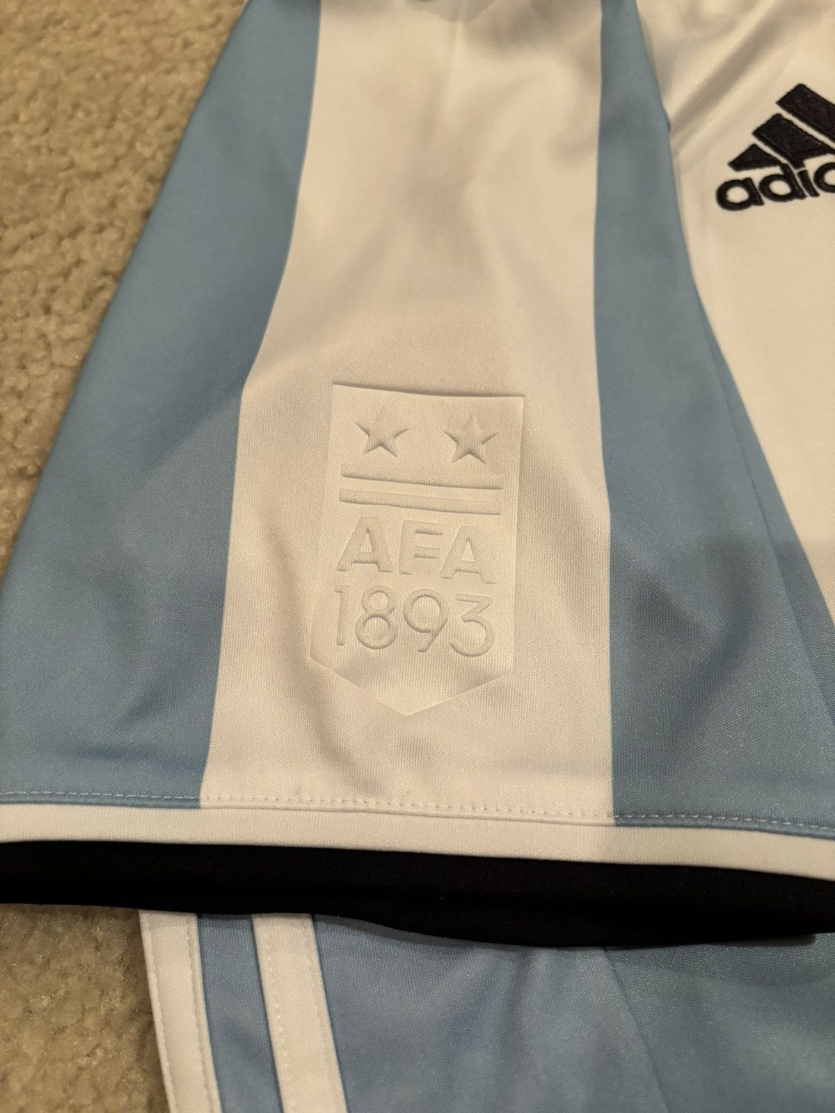 Adidas Argentina 2016/17 Messi Home Jersey Size US M / EU 48-50 / 2 - 5 Thumbnail