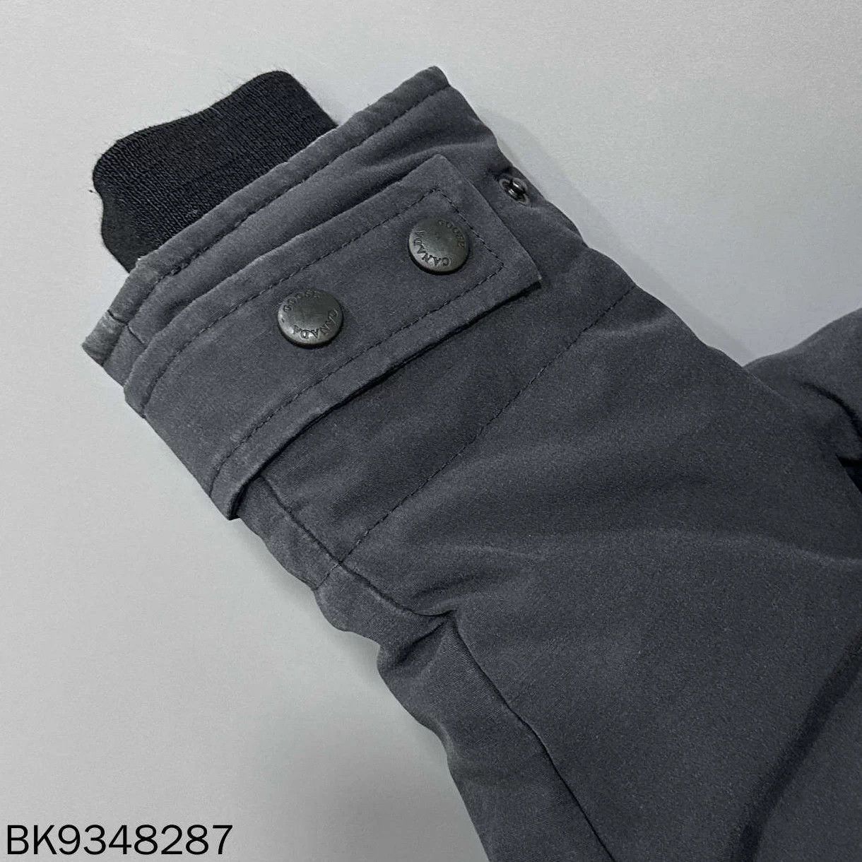 Canada Goose Canada Goose black logo puffer jacket S 98 new fur whitish Size US S / EU 44-46 / 1 - 6 Thumbnail