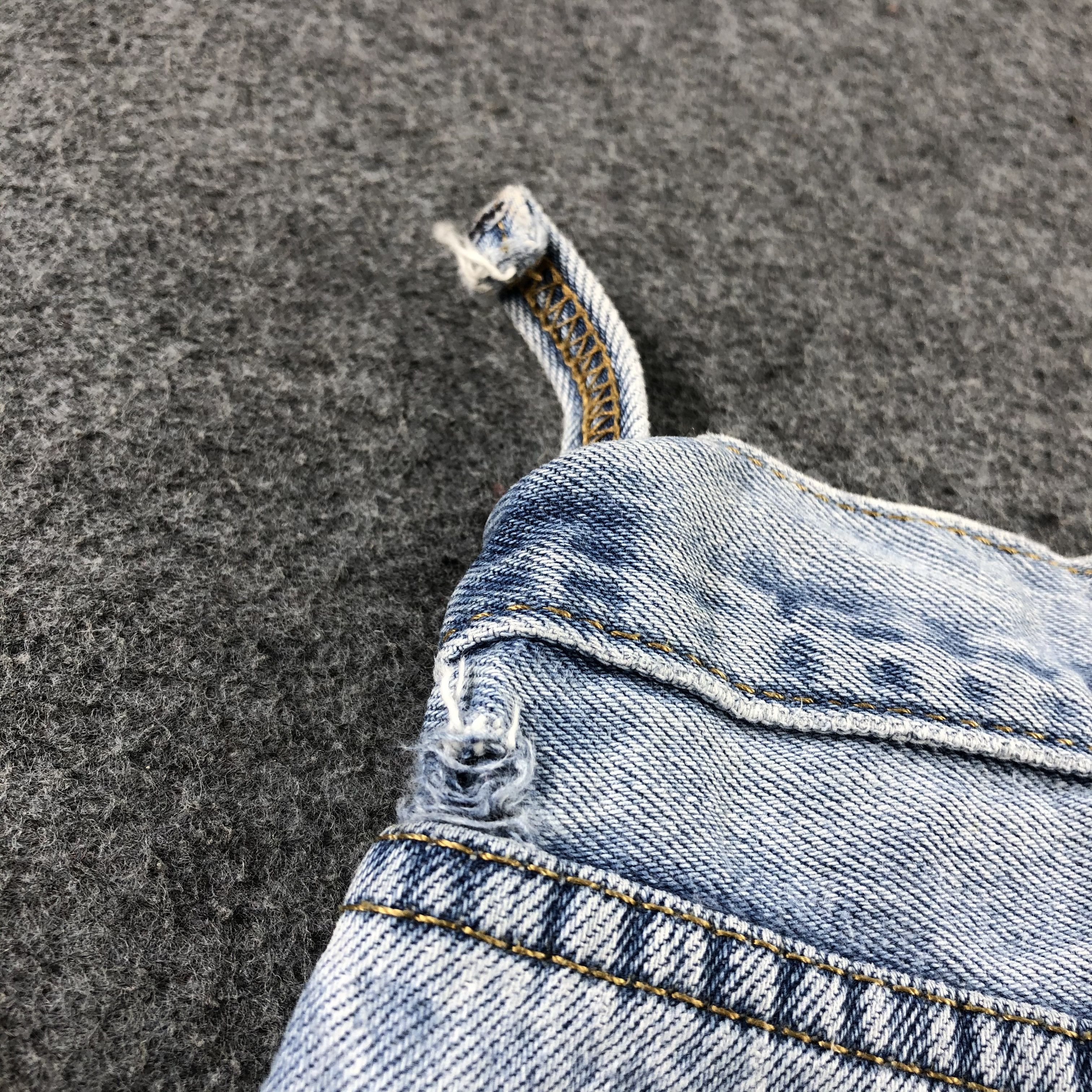 Levi's Vintage Light Wash Levis 550 Jeans-J2272 Size US 35 - 8 Thumbnail