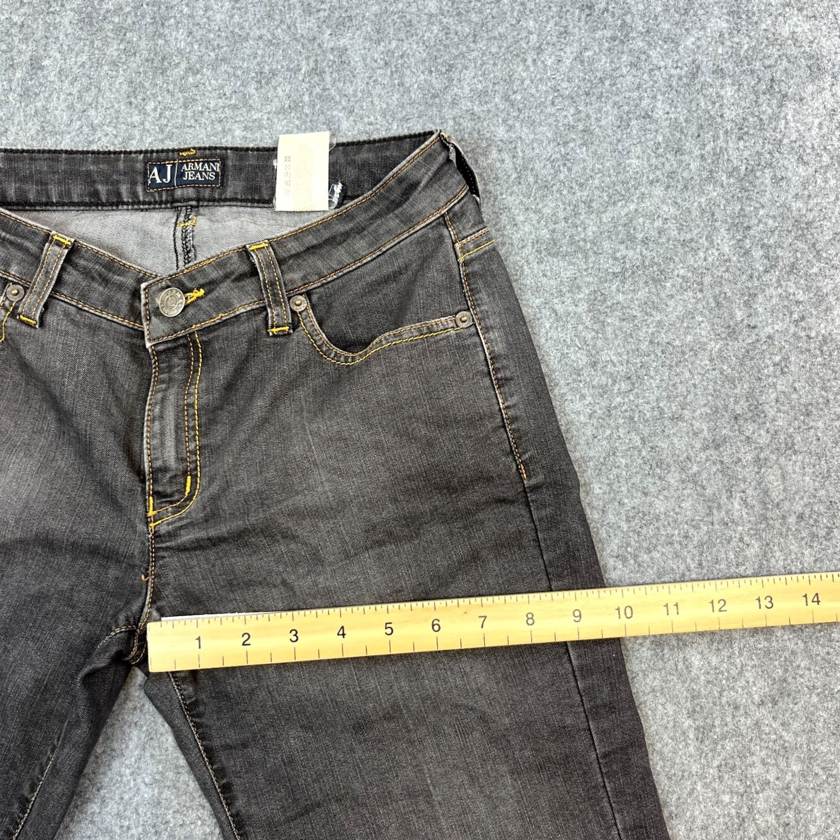 Vintage Armani Jeans Jeans Bootcut Dark Grey 27 UK8 26 Inseam 5-Pocket Denim Women Regular Low Rise Italy Made Size 30" / US 8 / IT 44 - 5 Thumbnail