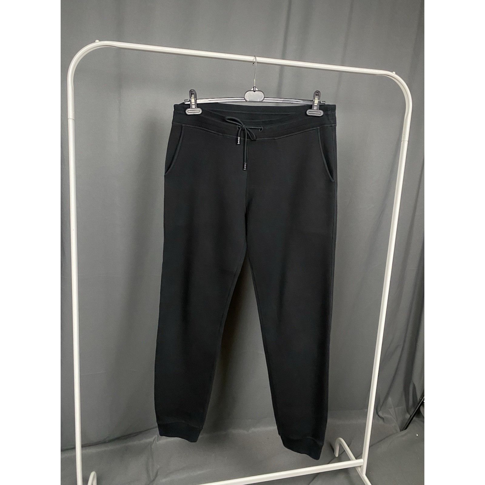 Louis Vuitton Louis Vuitton Auth Men's Black Drawstring Sweat Pants Size X Size US 36 / EU 52 - 3 Thumbnail