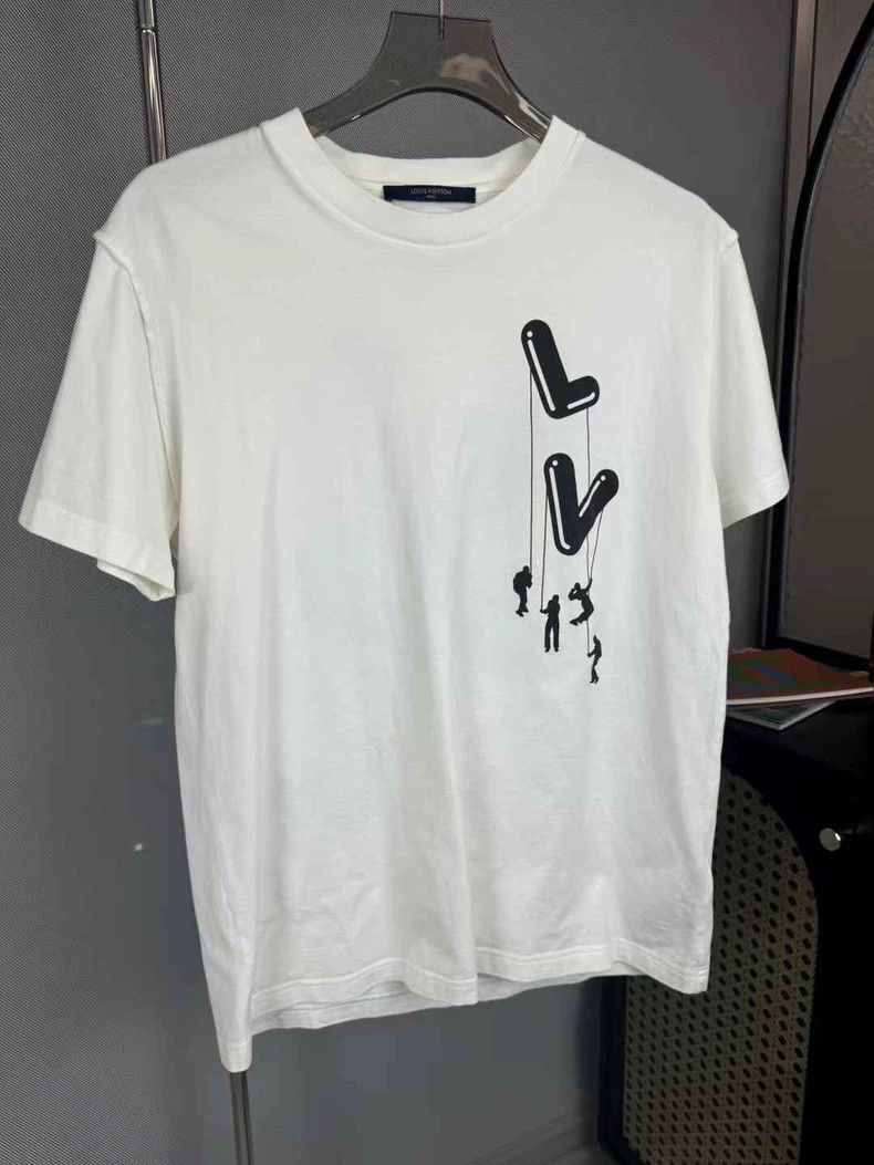 Louis Vuitton Louis Vuitton White paratrooper print short sleeve T-shirt Size US L / EU 52-54 / 3 - 2 Thumbnail
