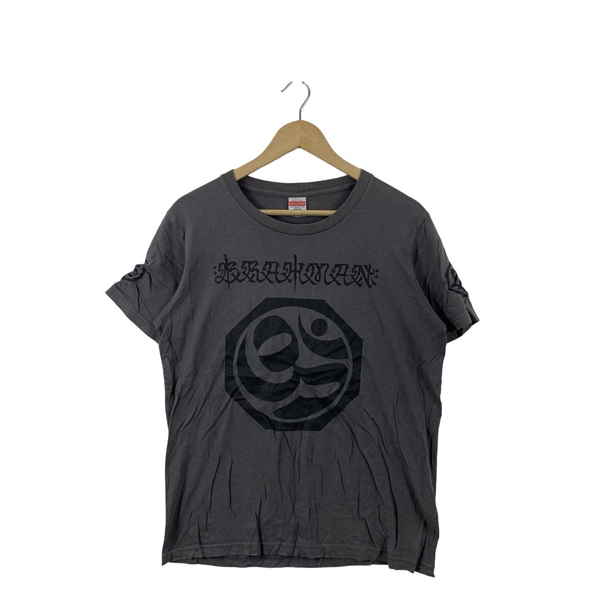 Vintage Vintage Japanese Streetwear Graphic Minimal Logo Tee Size US L / EU 52-54 / 3 - 4 Thumbnail