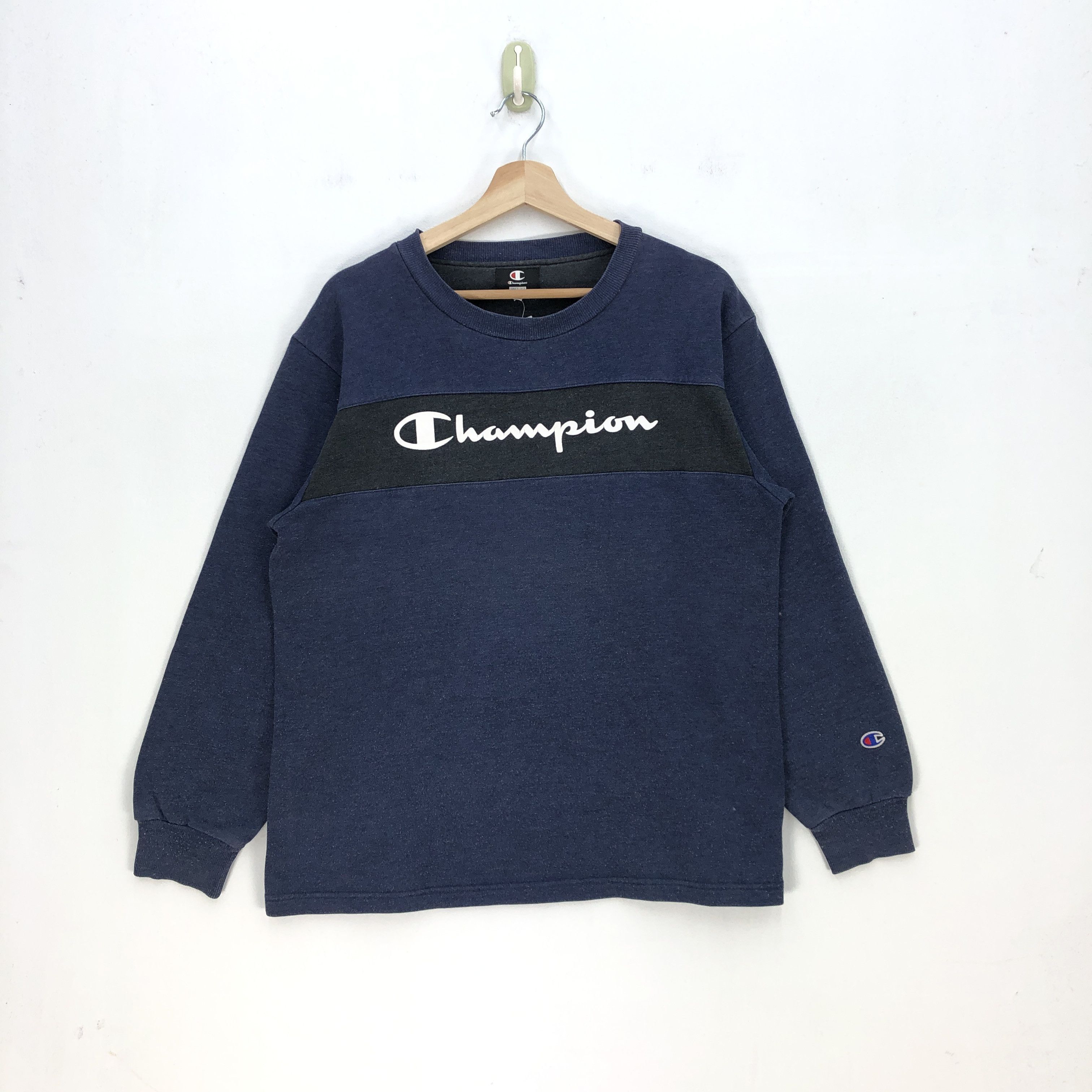 Japanese Brand Vintage Y2K Champion Sweatshirt Champion Script Sweater Size US L / EU 52-54 / 3 - 1 Thumbnail