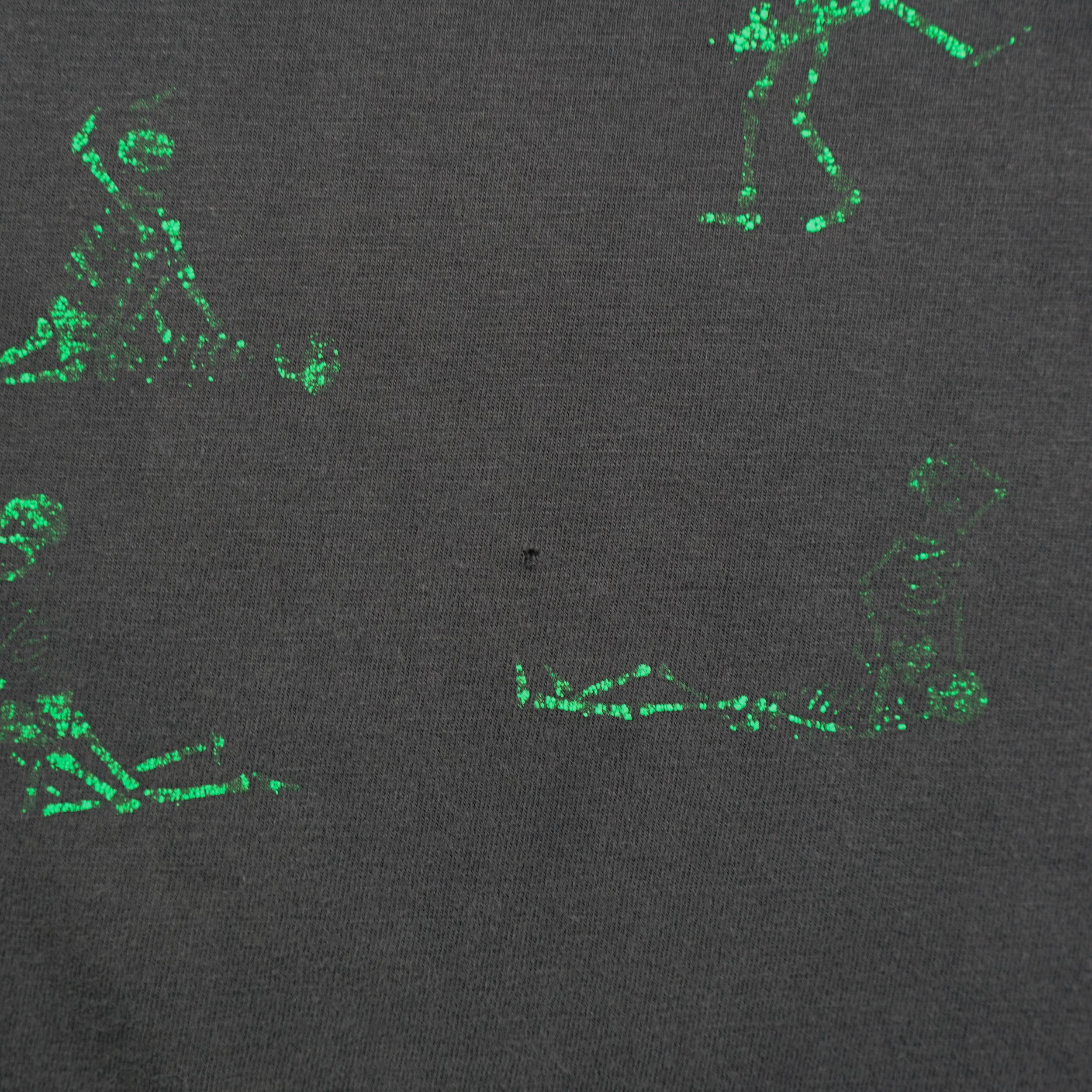Fashion Victim × Vintage Vintage 1990s Bone In Love Kamasutra T-Shirt Size US XL / EU 56 / 4 - 3 Thumbnail