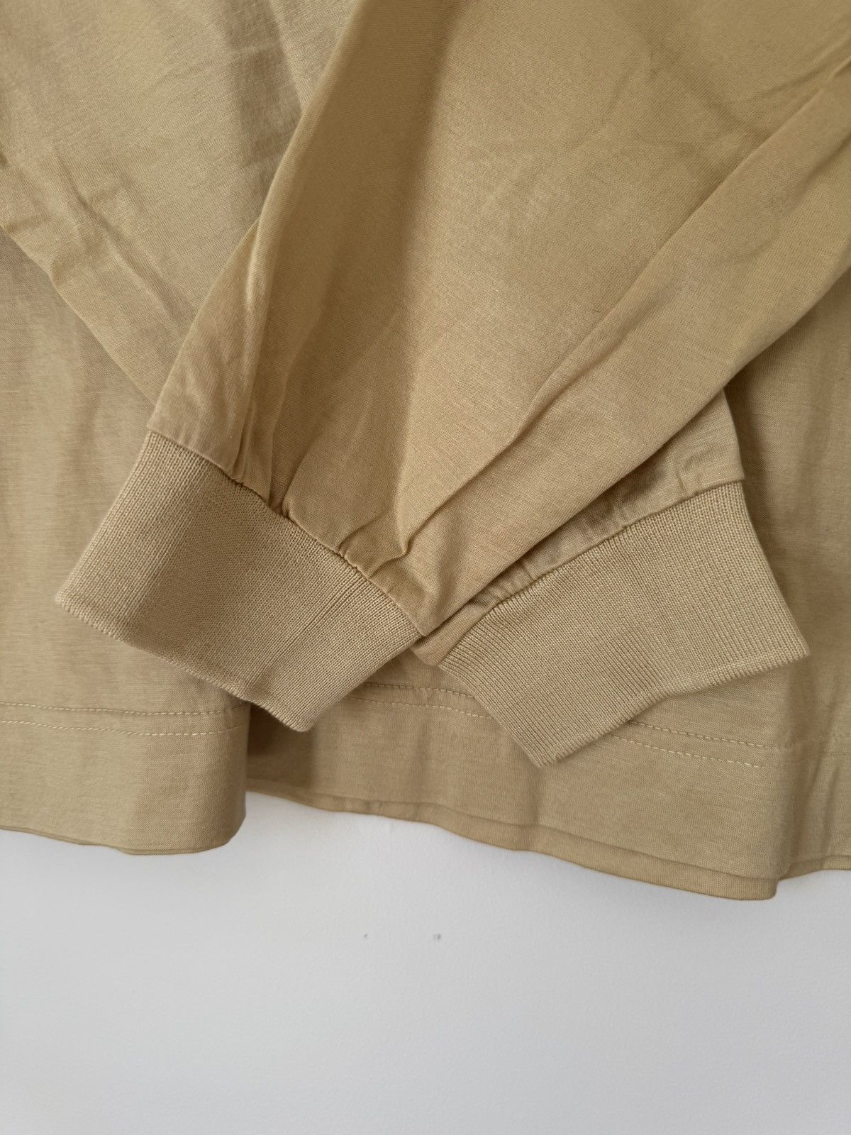 Givenchy Givenchy long sleeve beige tshirt Size L / US 10 / IT 46 - 4 Thumbnail