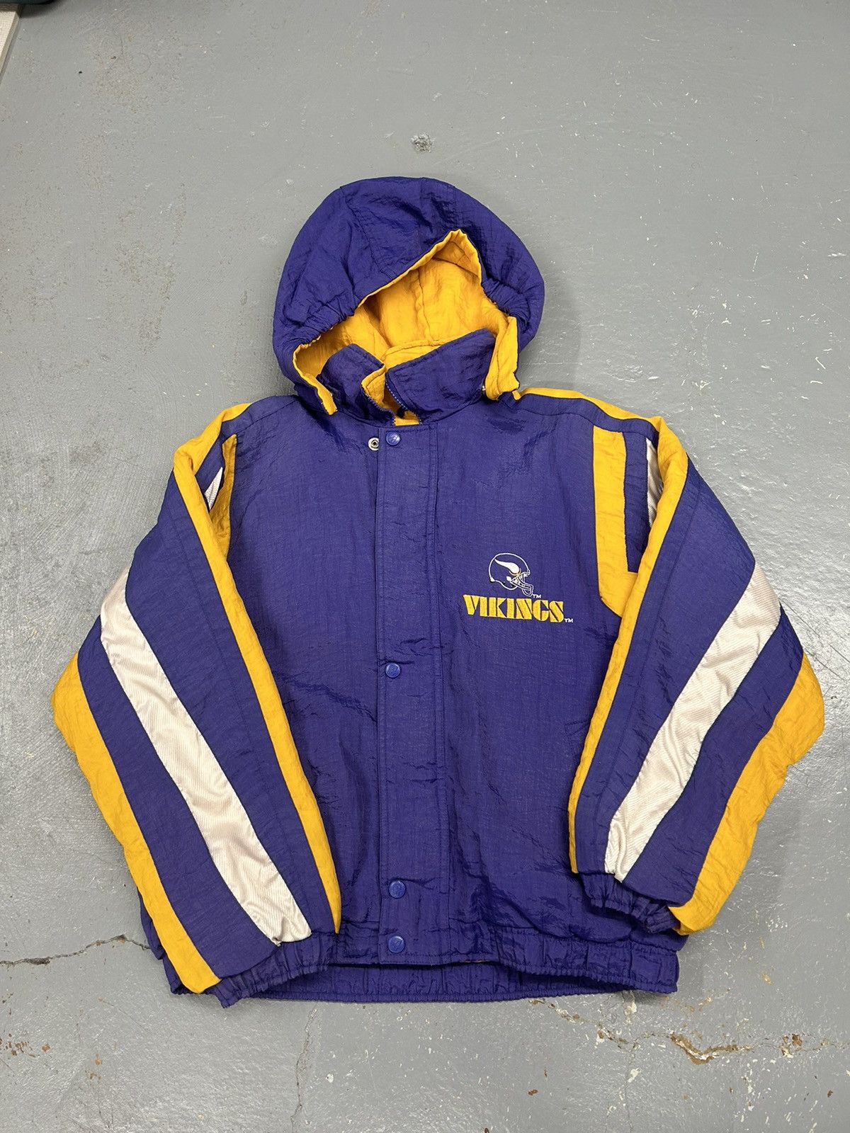 NFL × Starter × Vintage Crazy Vintage 90s Purple Minnesota Viking Starter Jacket NFL Size US S / EU 44-46 / 1 - 1 Thumbnail