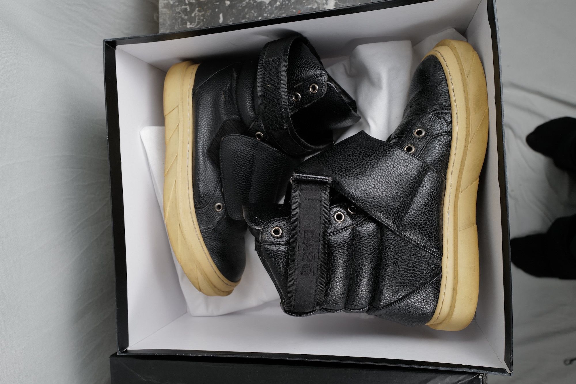 D by D DBYD HI-TOP FABRIC SNEAKER Size US 8 / EU 41 - 4 Thumbnail