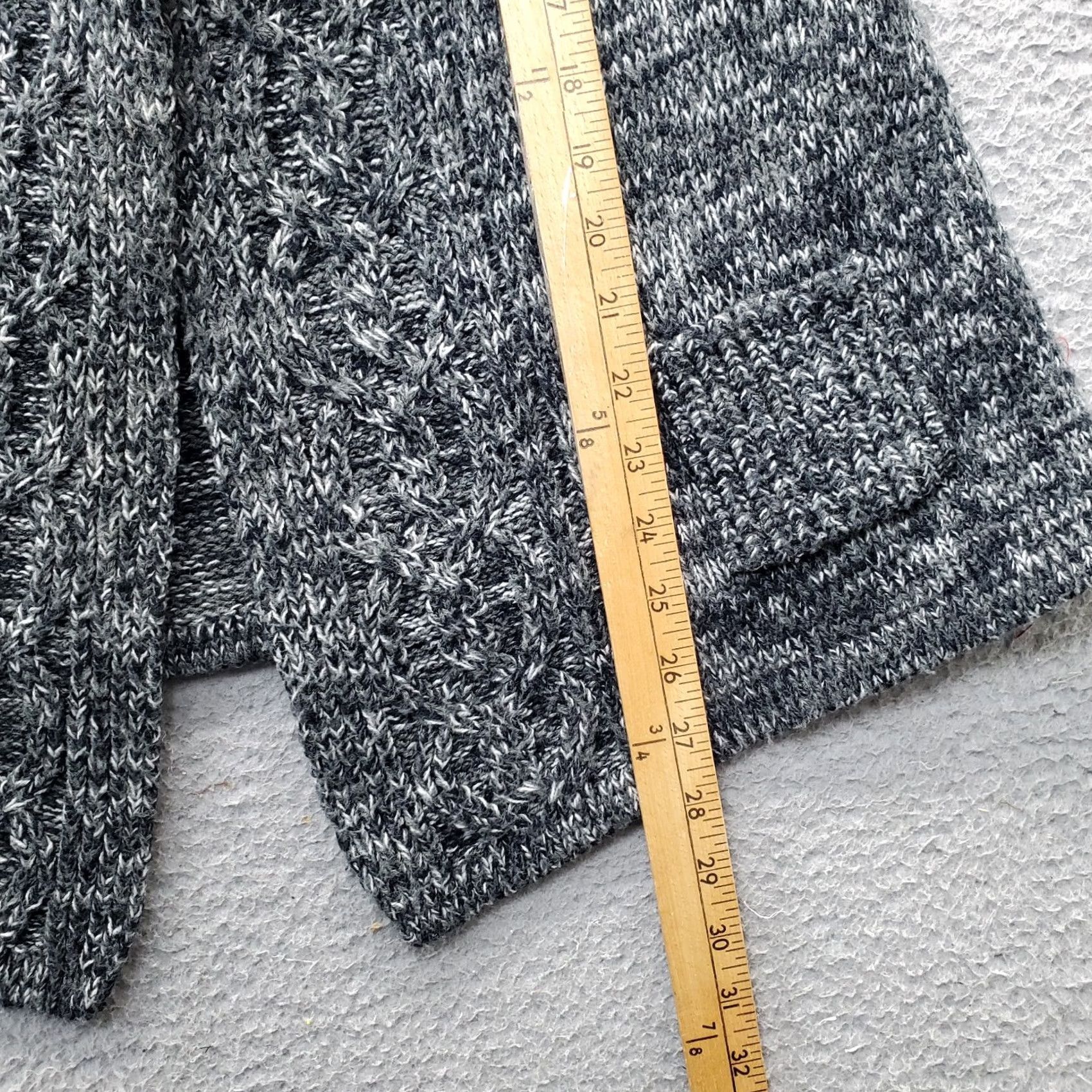 Vintage Allison Brittney Cardigan Womens L Gray Cable-Knit Cap Sleeve Front 2 Button V-neck? Size L / US 10 / IT 46 - 3 Thumbnail