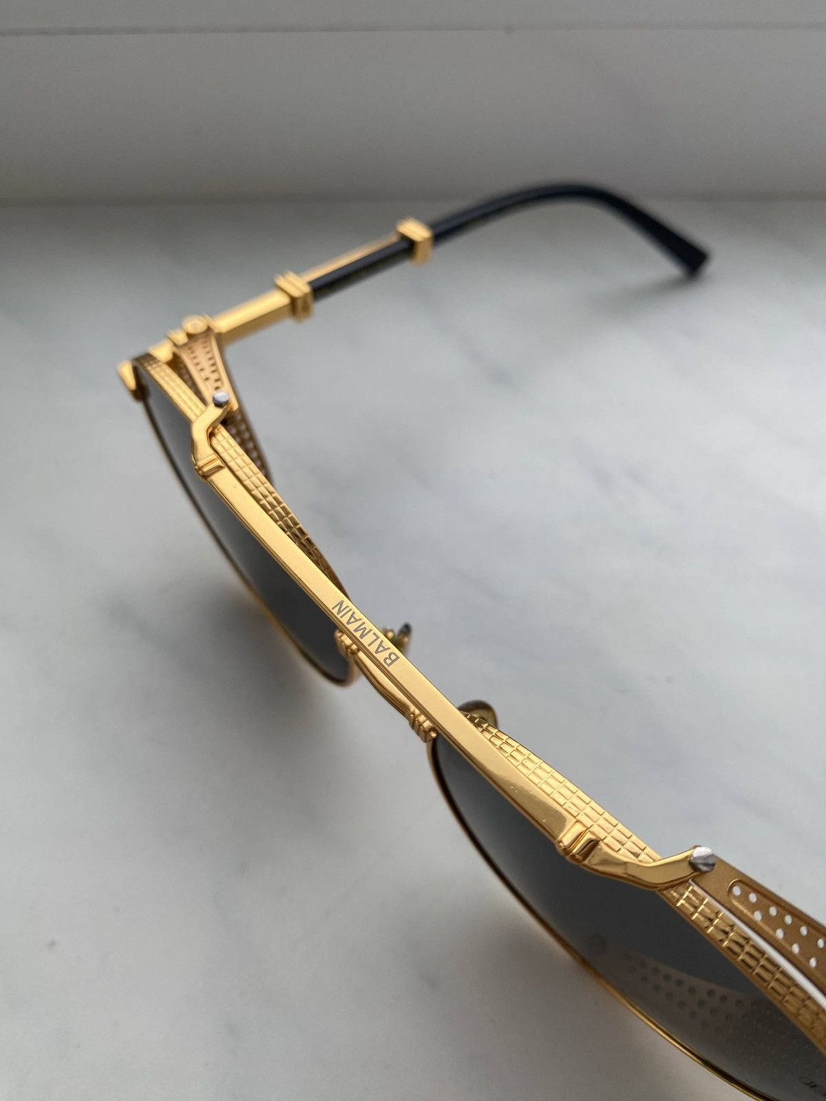 Balmain Vintage Balmain Brigade I Black / Gold Sunglasses Size ONE SIZE - 11 Thumbnail