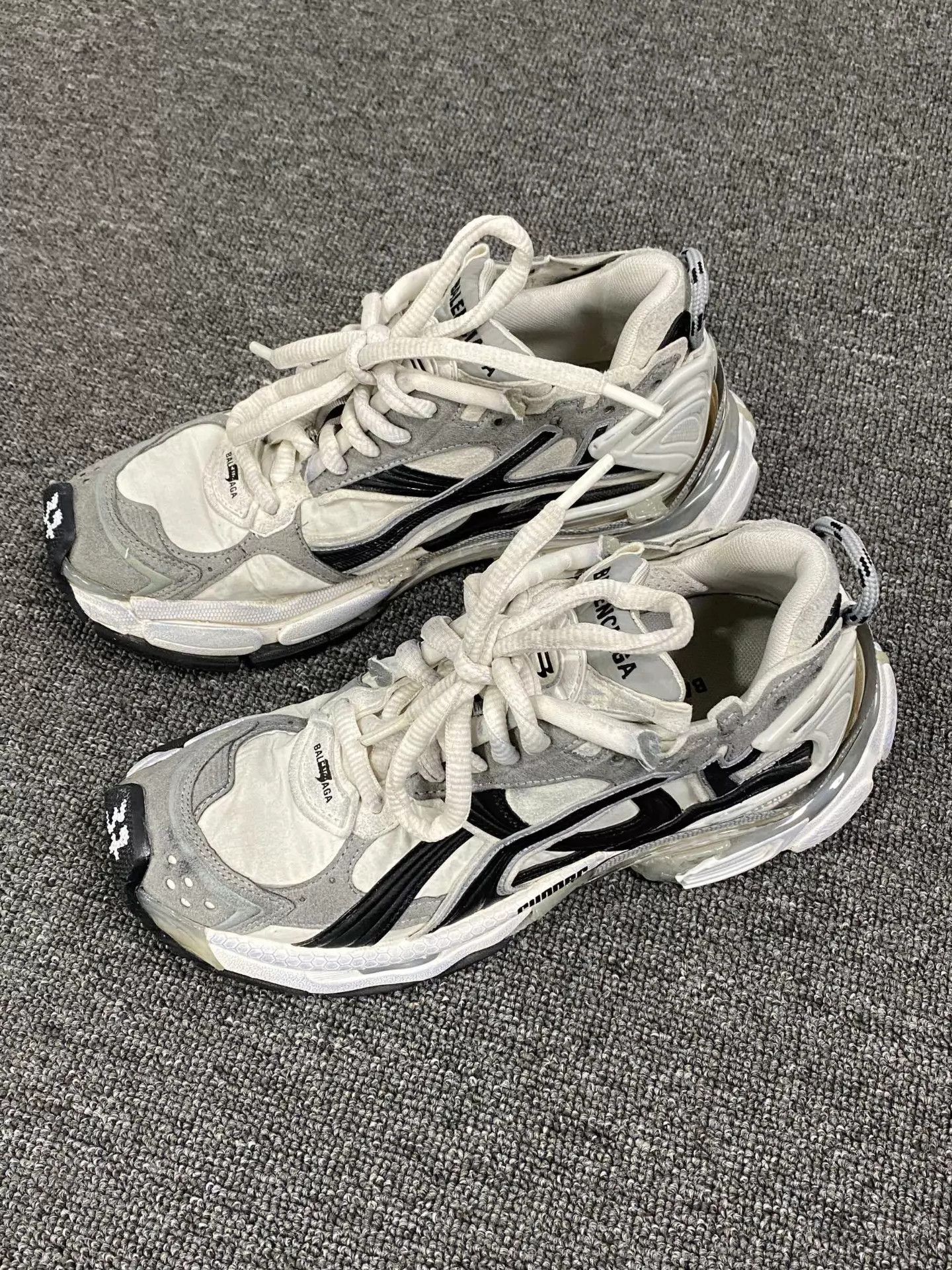 Balenciaga Balenciaga Women's Runner 37 98 New Size US 7 / IT 37 - 1 Thumbnail