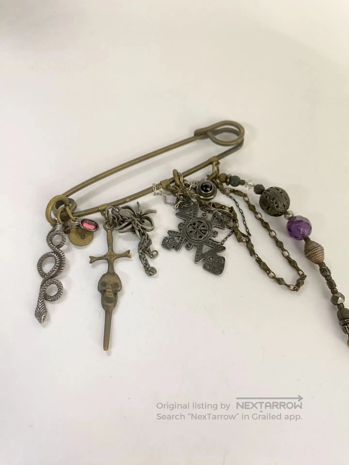 Gunda Gunda Gem Brooch Pin. Size ONE SIZE - 2 Thumbnail