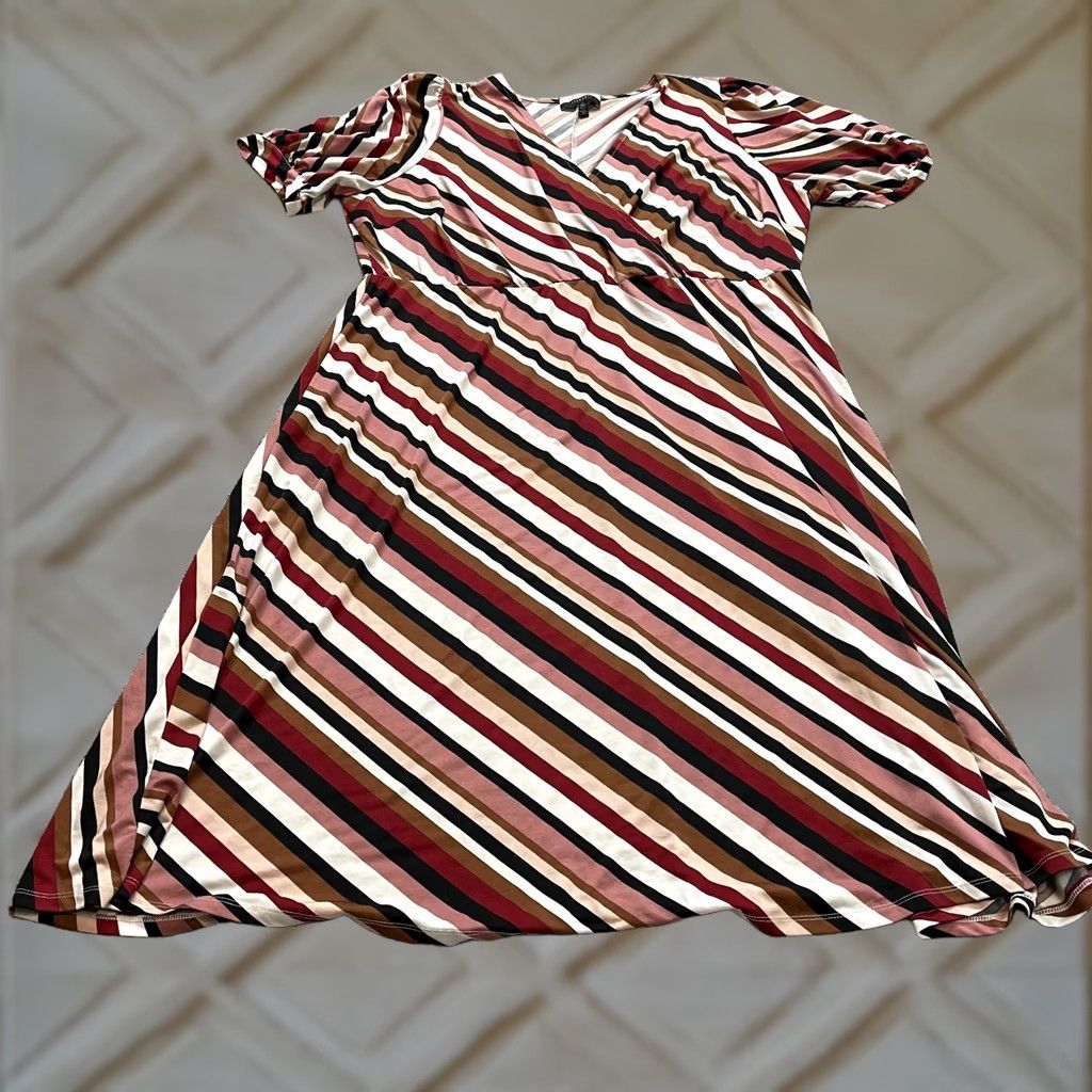 Vintage Eloquii Dress womens Plus 24 Red Striped A-Line Short Sleeve V-Neck Pullover Size 42" / US 20 - 1 Thumbnail