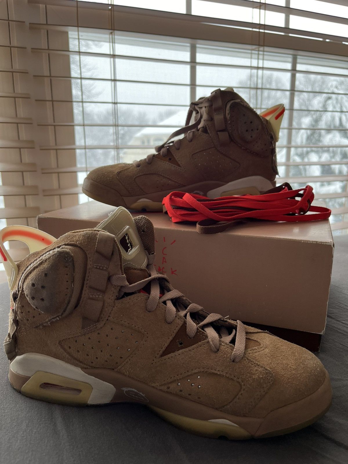 travis scott jordan 6 black laces