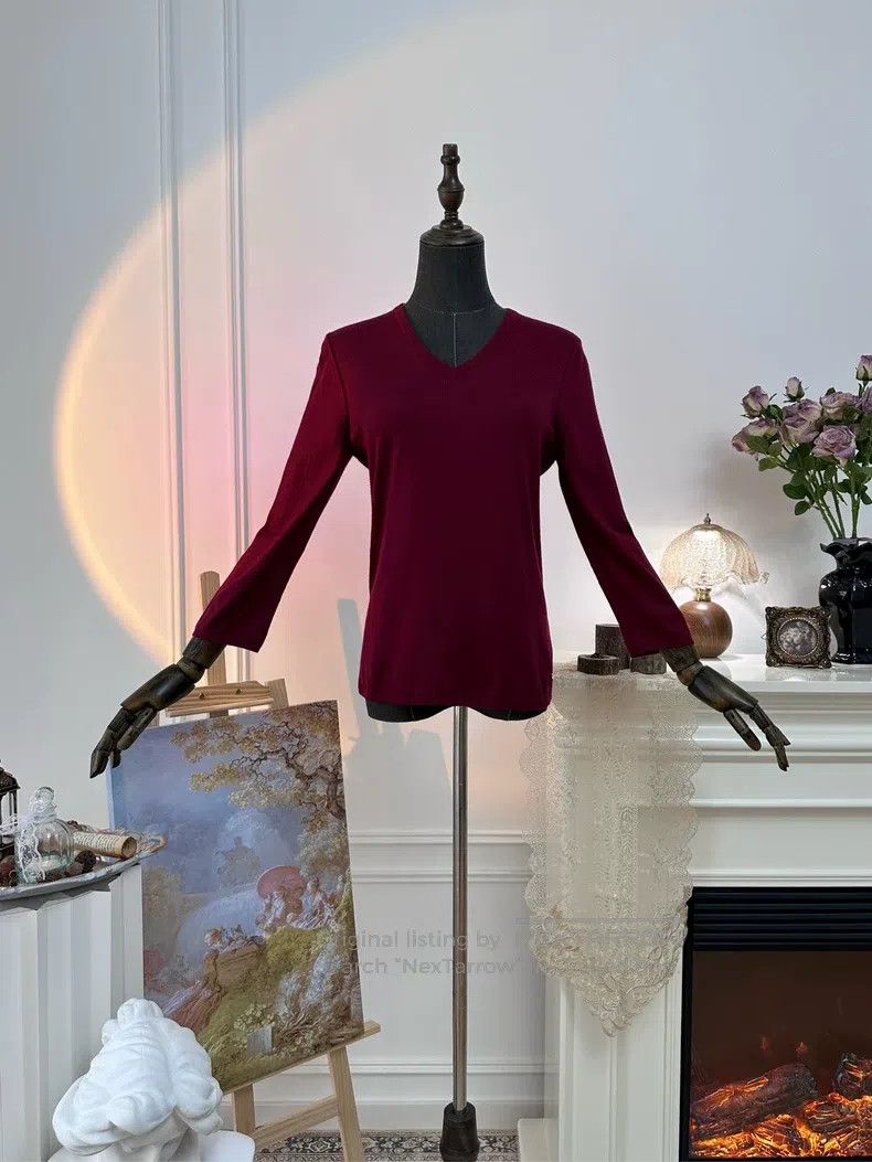 Hermes Hermes V-Neck Cashmere Knit Top - Red Size XS / US 0-2 / IT 36-38 - 1 Thumbnail