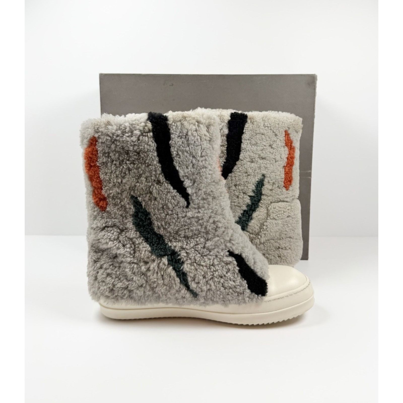 Rick Owens Size 9.5 - Rick Owens Shearling Jumbo Puffer Zebra WORN 1X Size US 9.5 / EU 42-43 - 5 Thumbnail