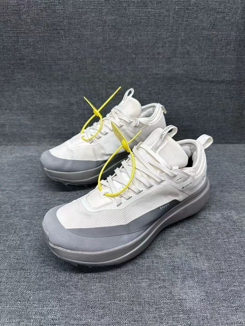 Arc'teryx Arcteryx SYLAN Sneakers Black and White Size US 6 / EU 39 - 3 Thumbnail