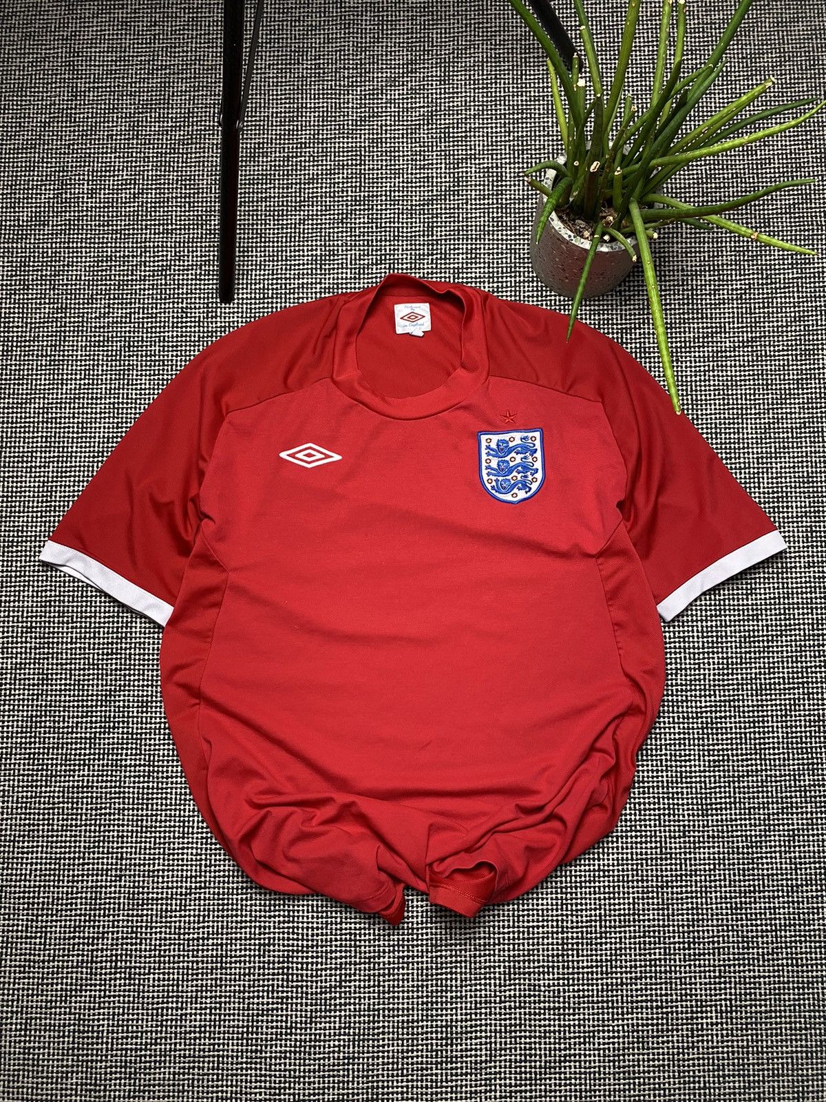 Umbro England umbro vintage rare soccer jersey Size US XL / EU 56 / 4 - 1 Thumbnail