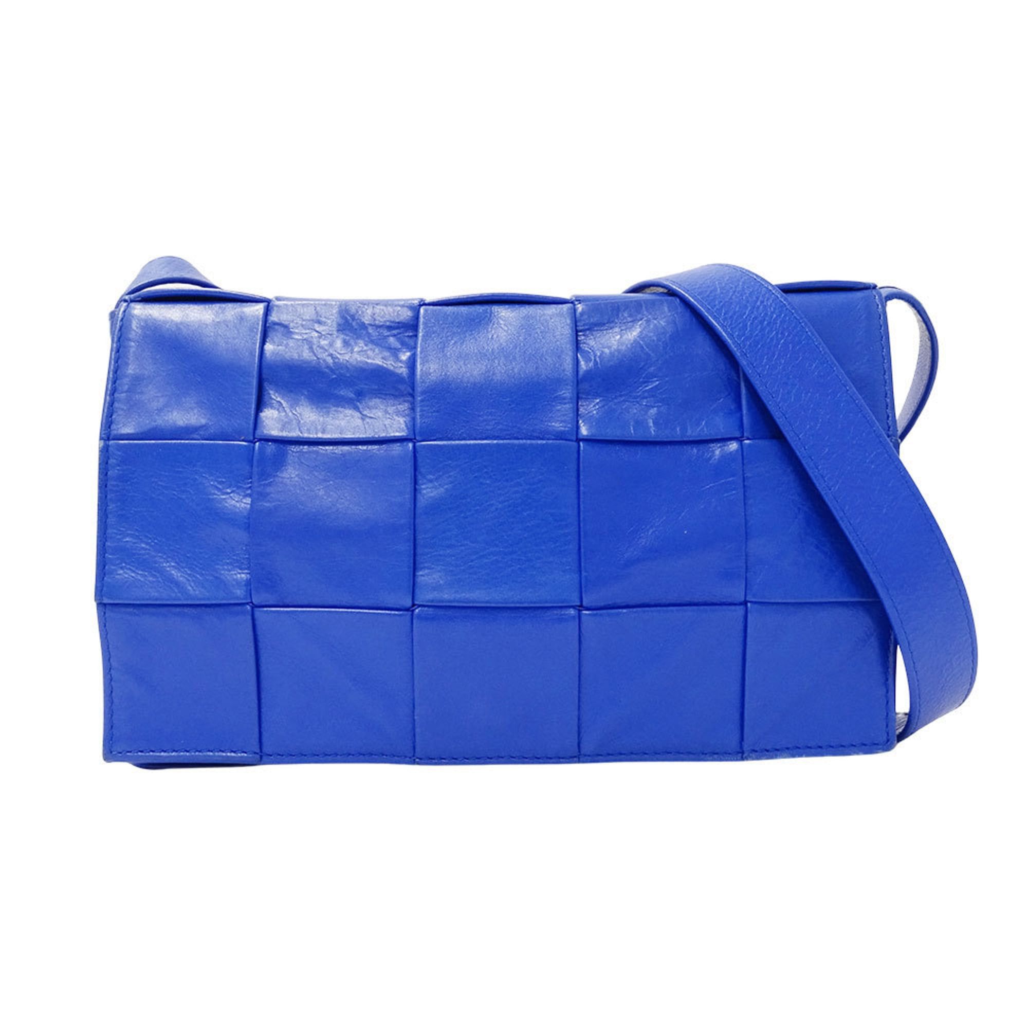 Bottega Veneta Cassette Classic Blue Leather Shoulder Bag for Men and Women with Flap Closure