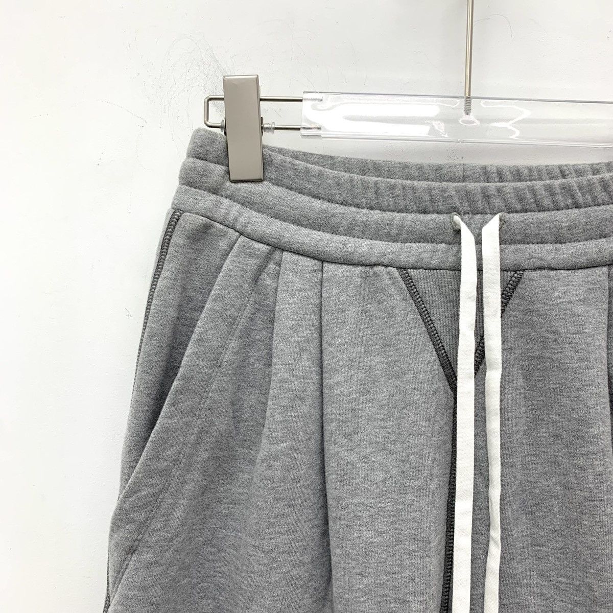 Miu Miu Miu Miu Grey Rivet Design Casual Shorts K26WX Size 25" / US 0 / IT 36 - 3 Thumbnail