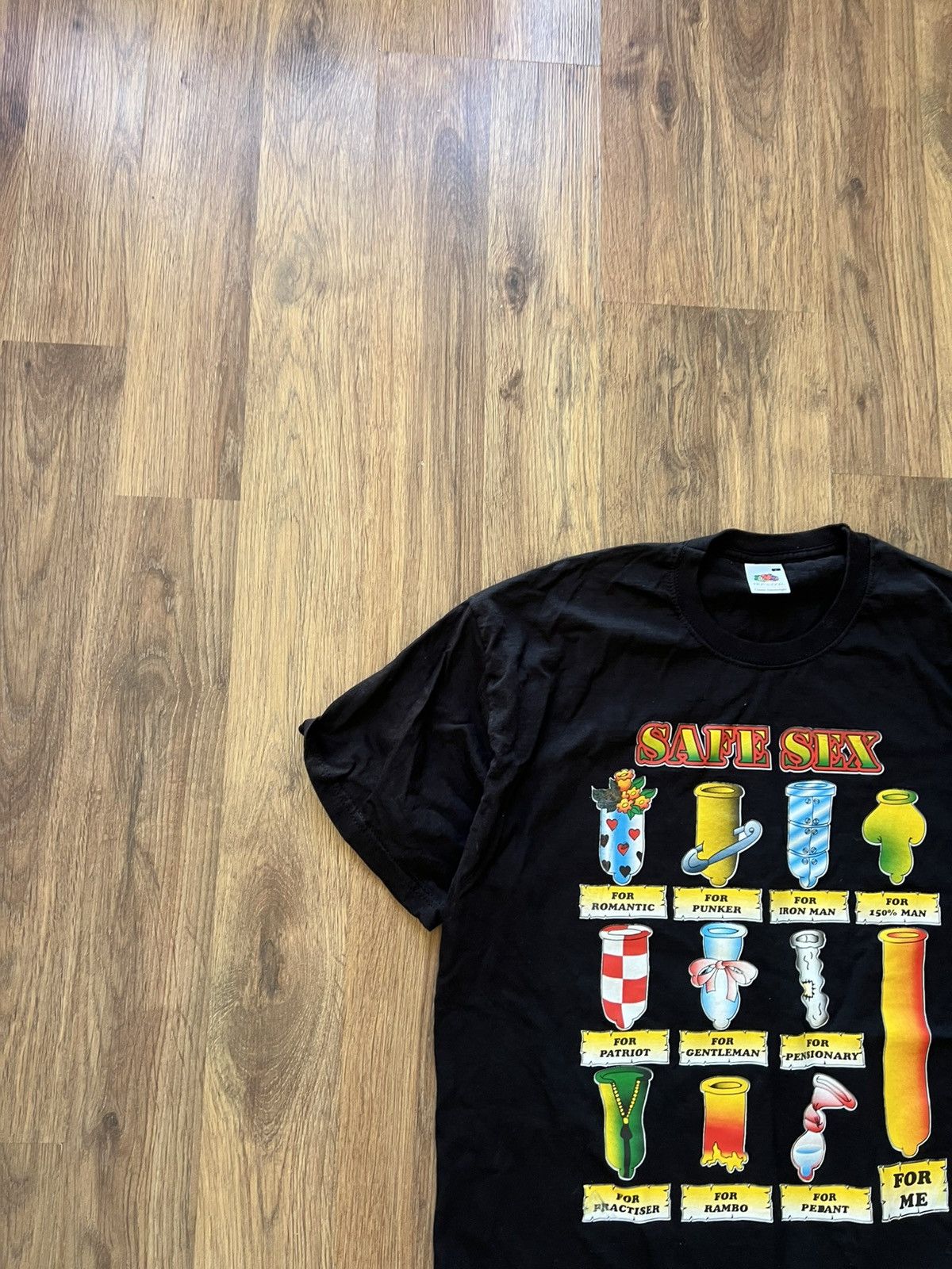 Fruit Of The Loom Vintage “SAFE SEX” T-Shirt (Fruit of the Loom, Size L) Size US L / EU 52-54 / 3 - 5 Thumbnail