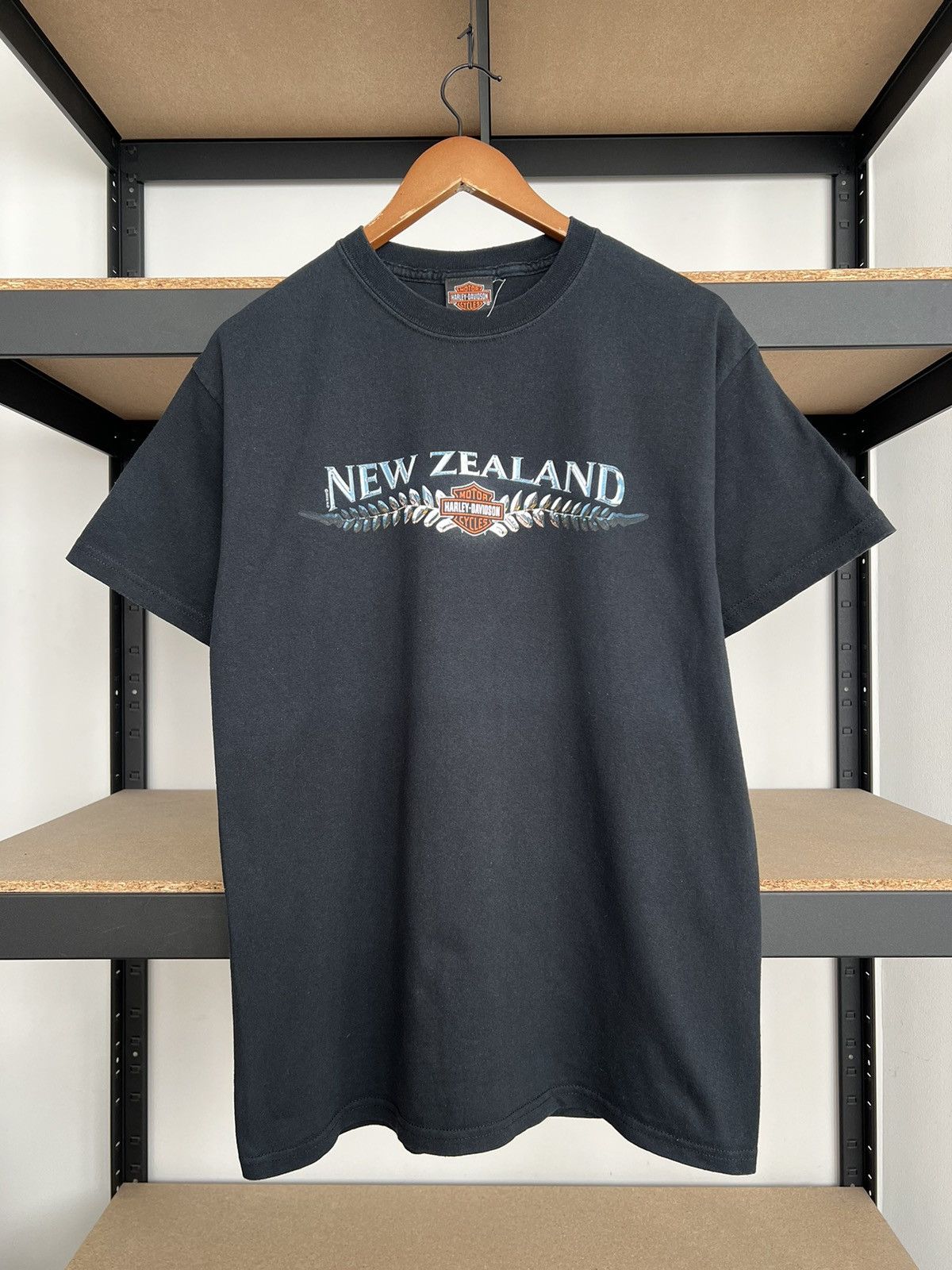 Harley Davidson Vintage 2002 Harley Davidson New Zealand Black T-shirt Size US M / EU 48-50 / 2 - 1 Thumbnail