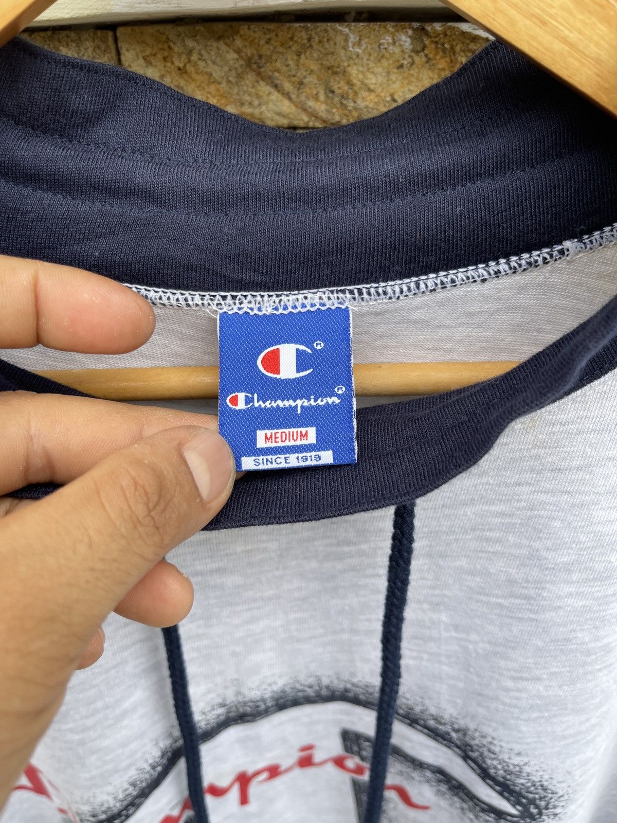 Champion Last Drop🔥Rare🔥Vintage CHAMPIONS BIG LOGO T Shirt Size US M / EU 48-50 / 2 - 5 Thumbnail