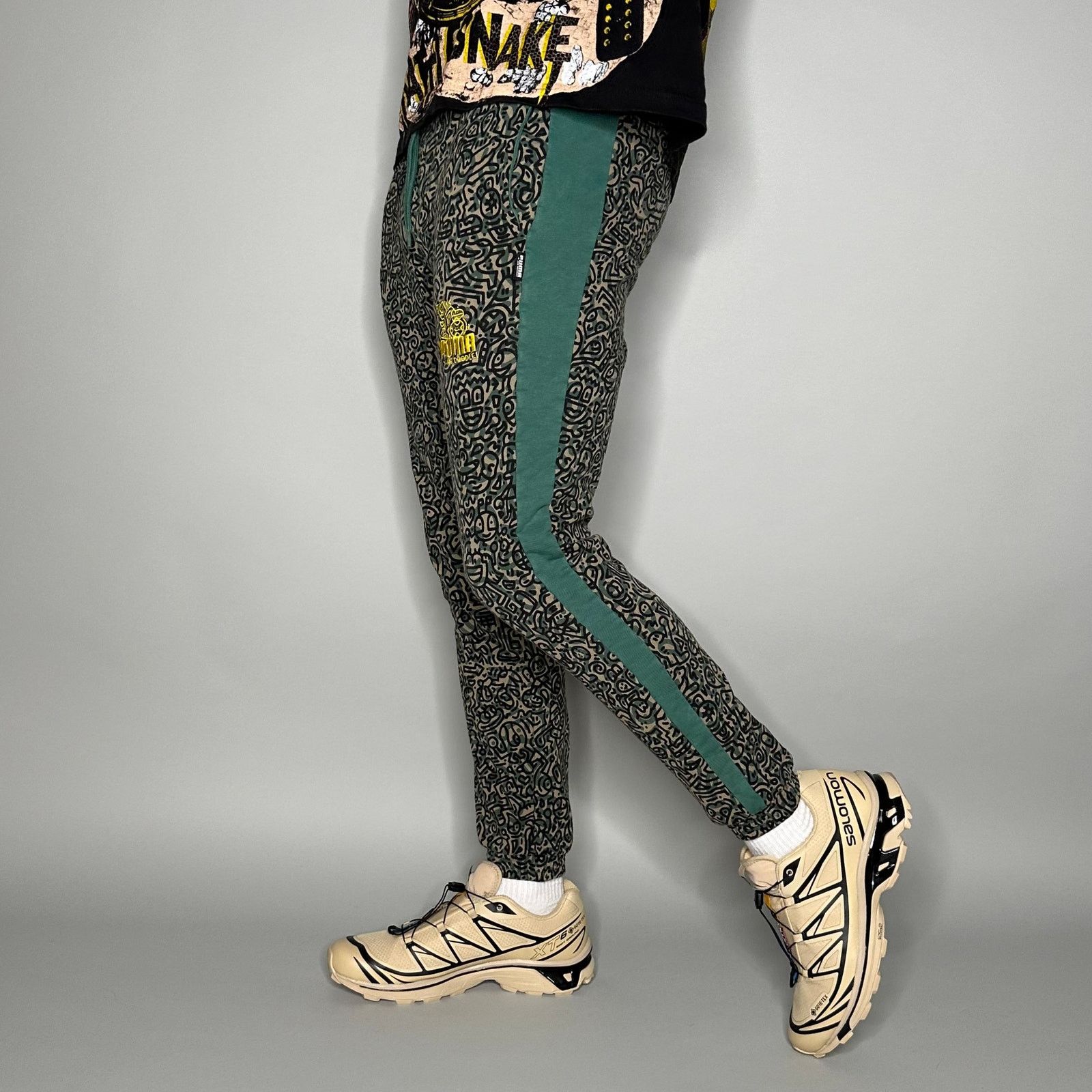 Puma × Vintage Crazy Puma Sweatpants Mr Doodle Green Cotton Joggers Yellow Size US 30 / EU 46 - 1 Thumbnail