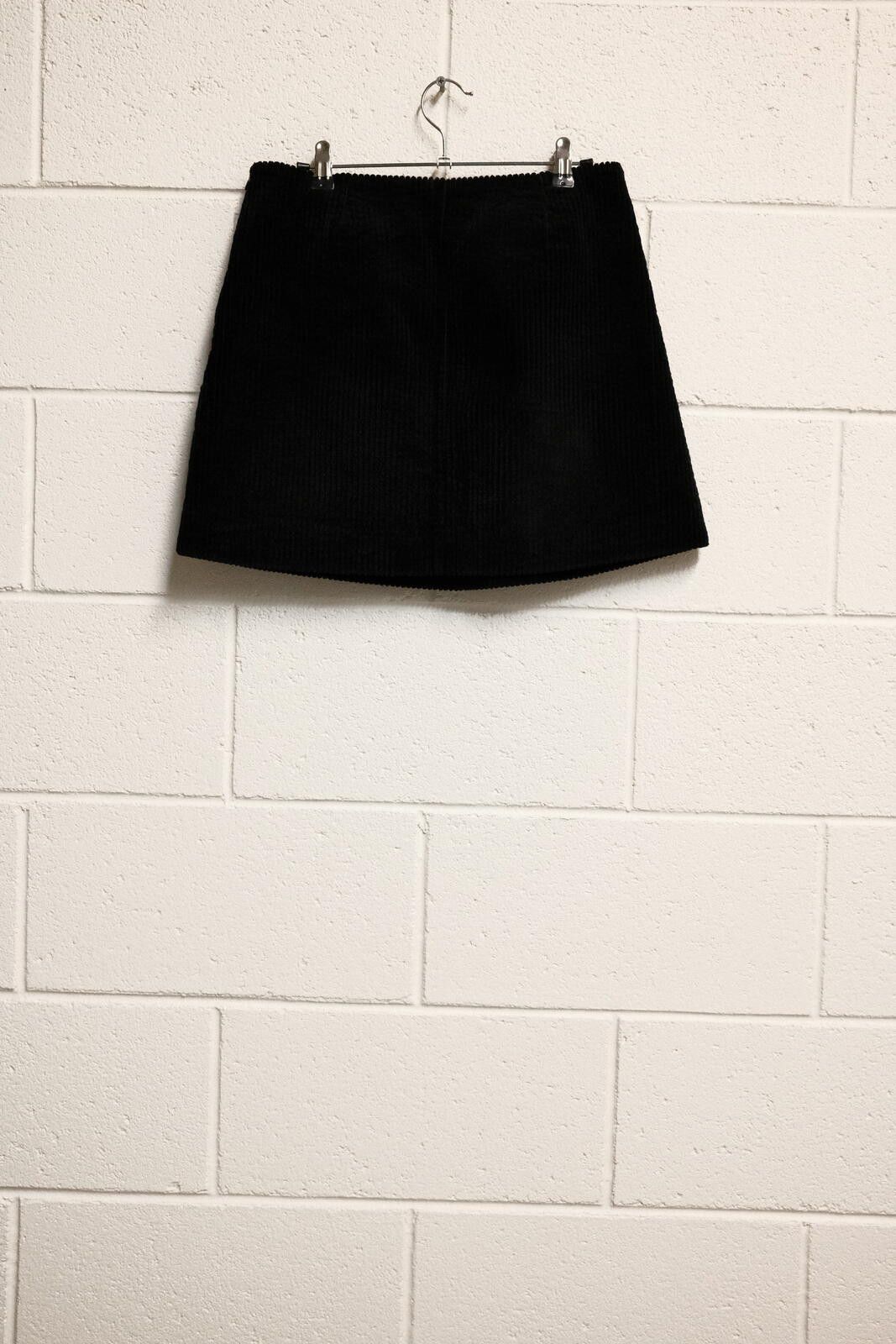 Gianni Valentino Ganni Black Corduroy Mini Skirt Size 28" / US 6 / IT 42 - 2 Thumbnail
