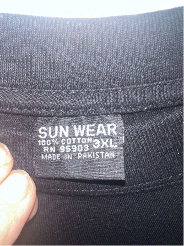 Vintage Vintage Men's Sun Wear T-Shirt 3XL Black Gold Graphic Tee Size US XL / EU 56 / 4 - 3 Thumbnail