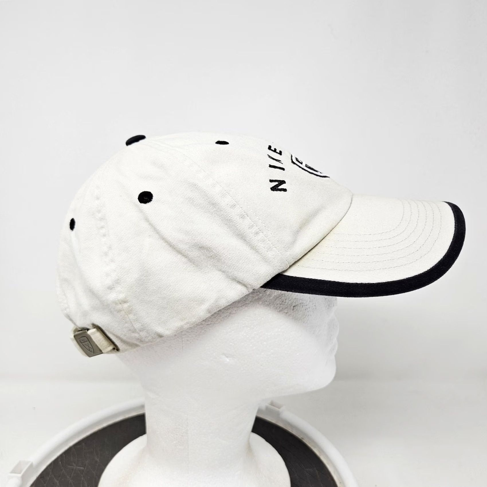 Nike Nike Golf Hat Cap Baseball Strap Back One Size White Mens Shield Logo Twill Size ONE SIZE - 3 Thumbnail