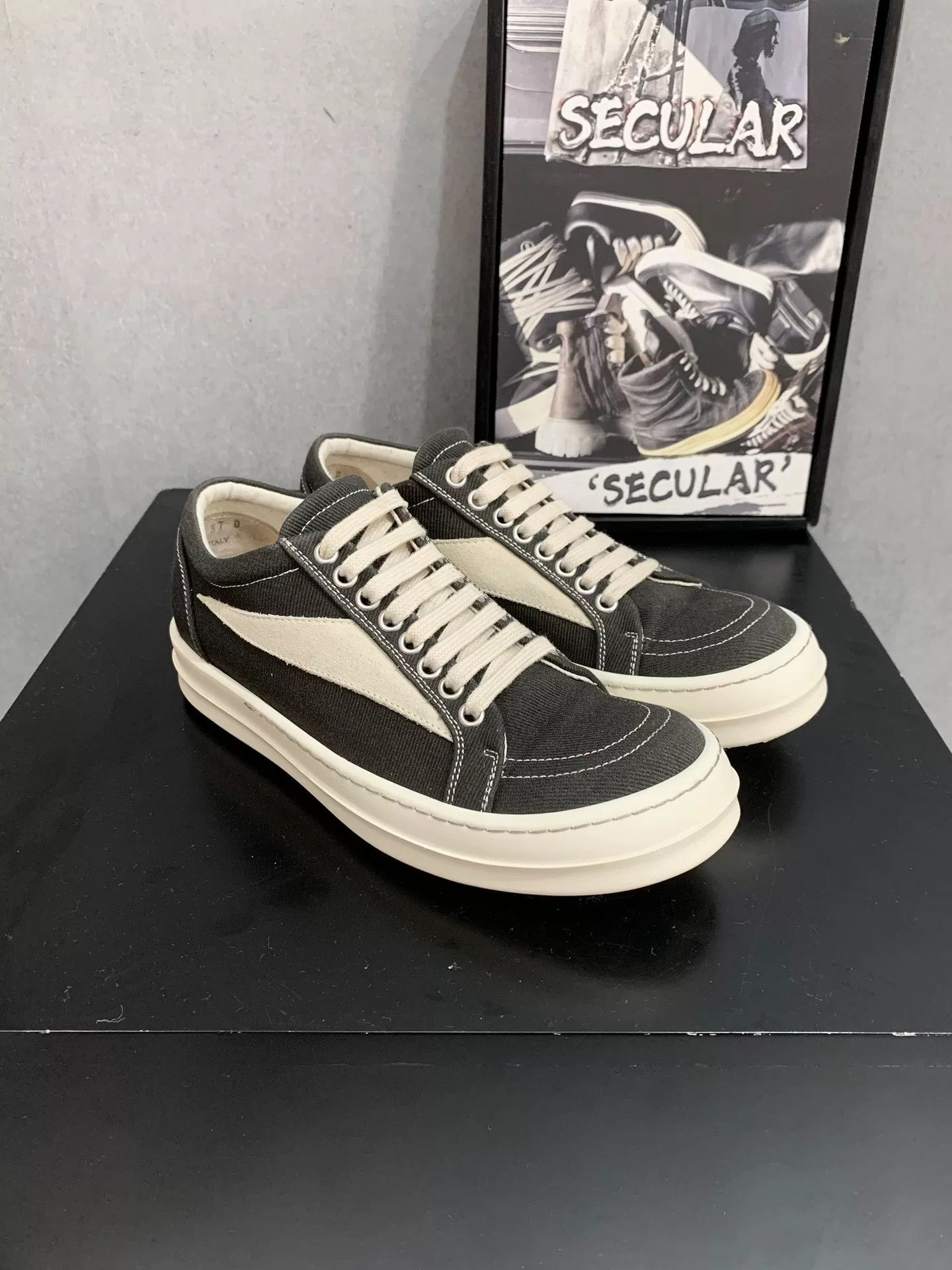 Rick Owens Rick Owens Low-Top Canvas Sneakers Size US 6 / IT 36 - 1 Thumbnail