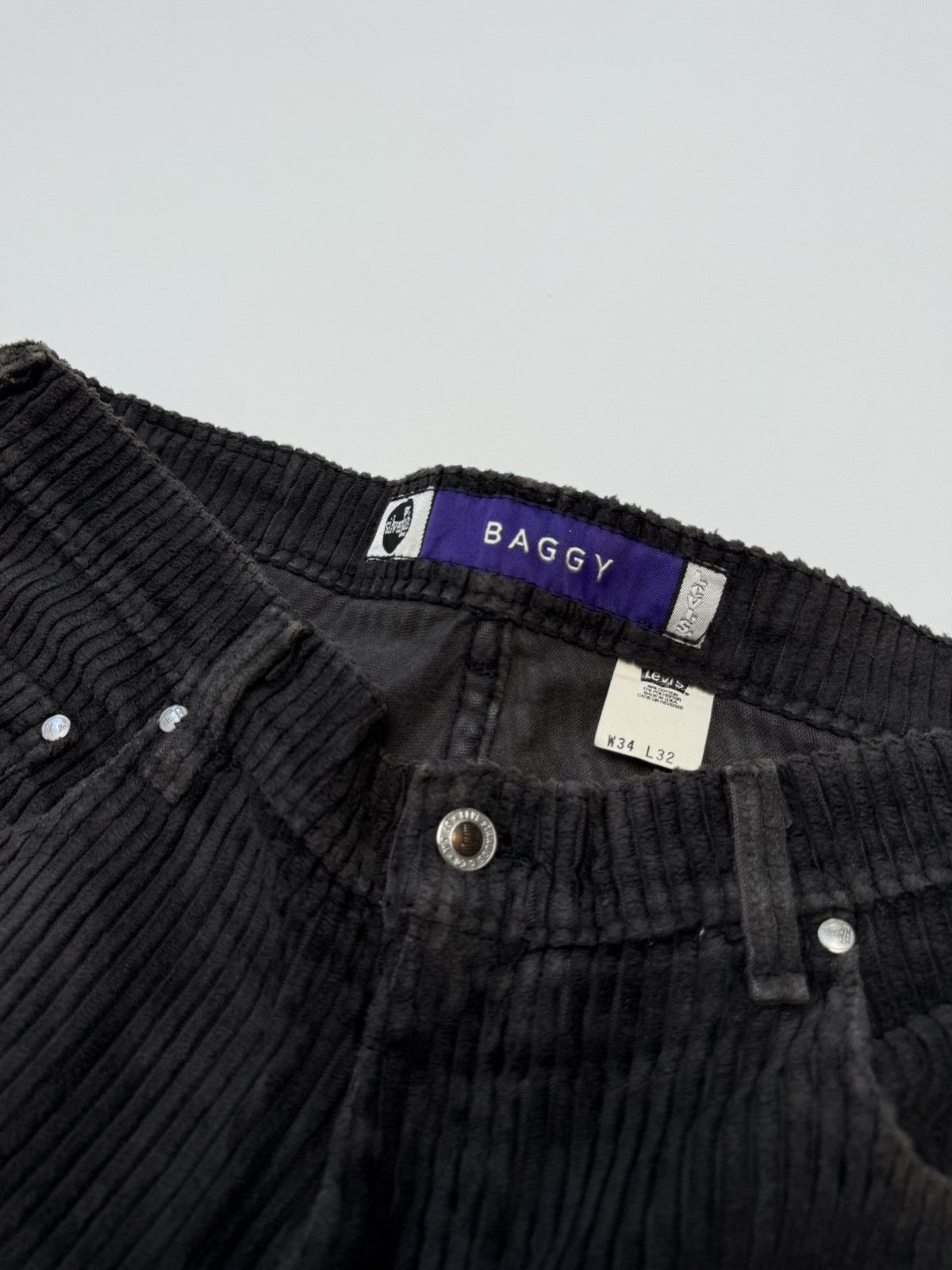 Levi's Vintage 90s Silvertab Baggy Black Corduroy Size US 34 / EU 50 - 3 Thumbnail