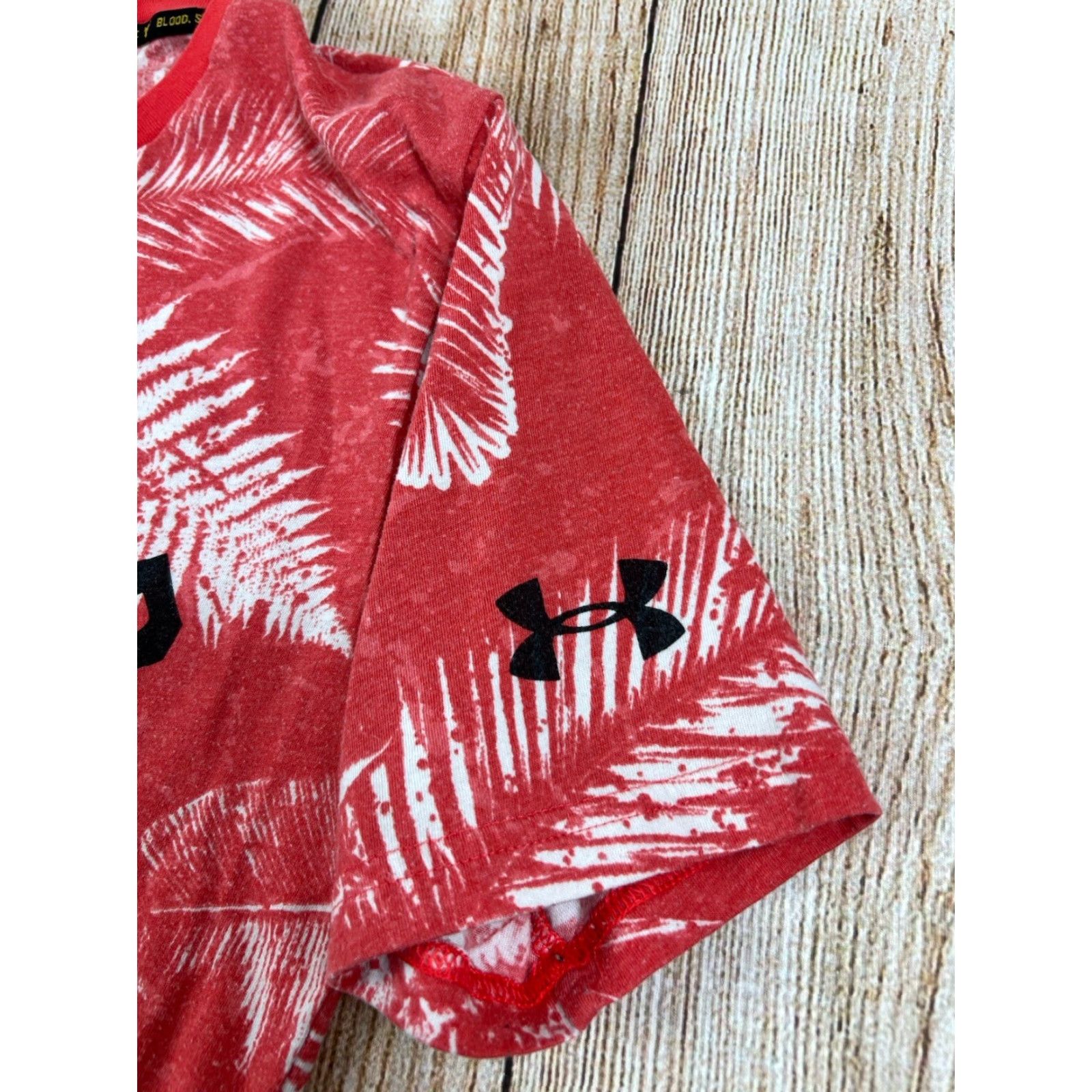 Under Armour Under Armour Project Rock T-Shirt Camouflage Hawaiian Red S Crew Neck Short Sleeve Mens Small Regular Lightweight Gym & Training Size US S / EU 44-46 / 1 - 4 Thumbnail