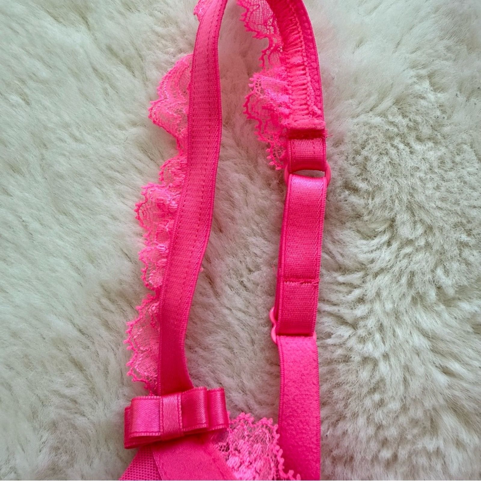 Victoria's Secret Victoria’s Secret women pink bra 34B limited edition 180$ Size ONE SIZE - 3 Thumbnail